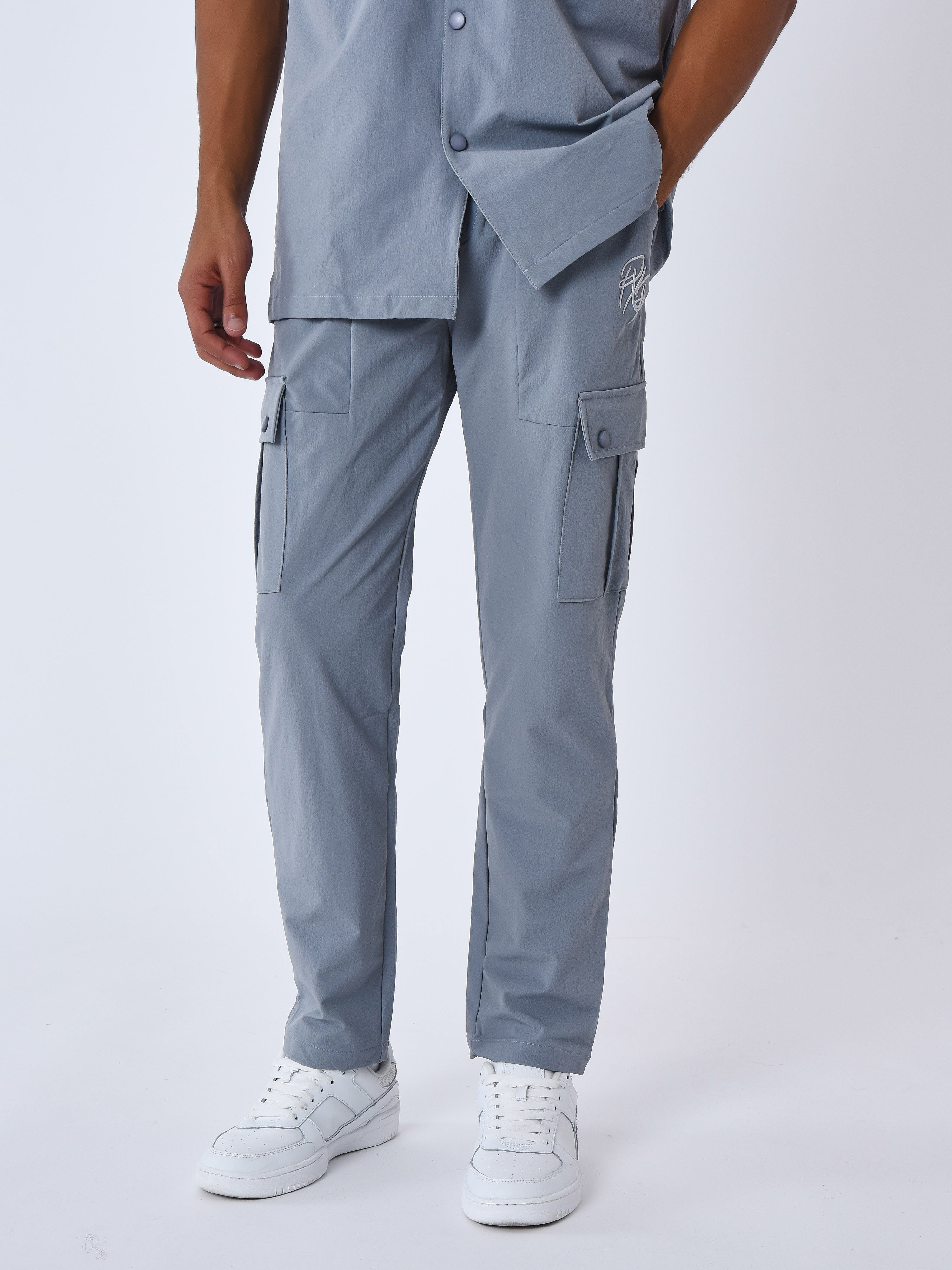 2340005-gris-clair-modelshot