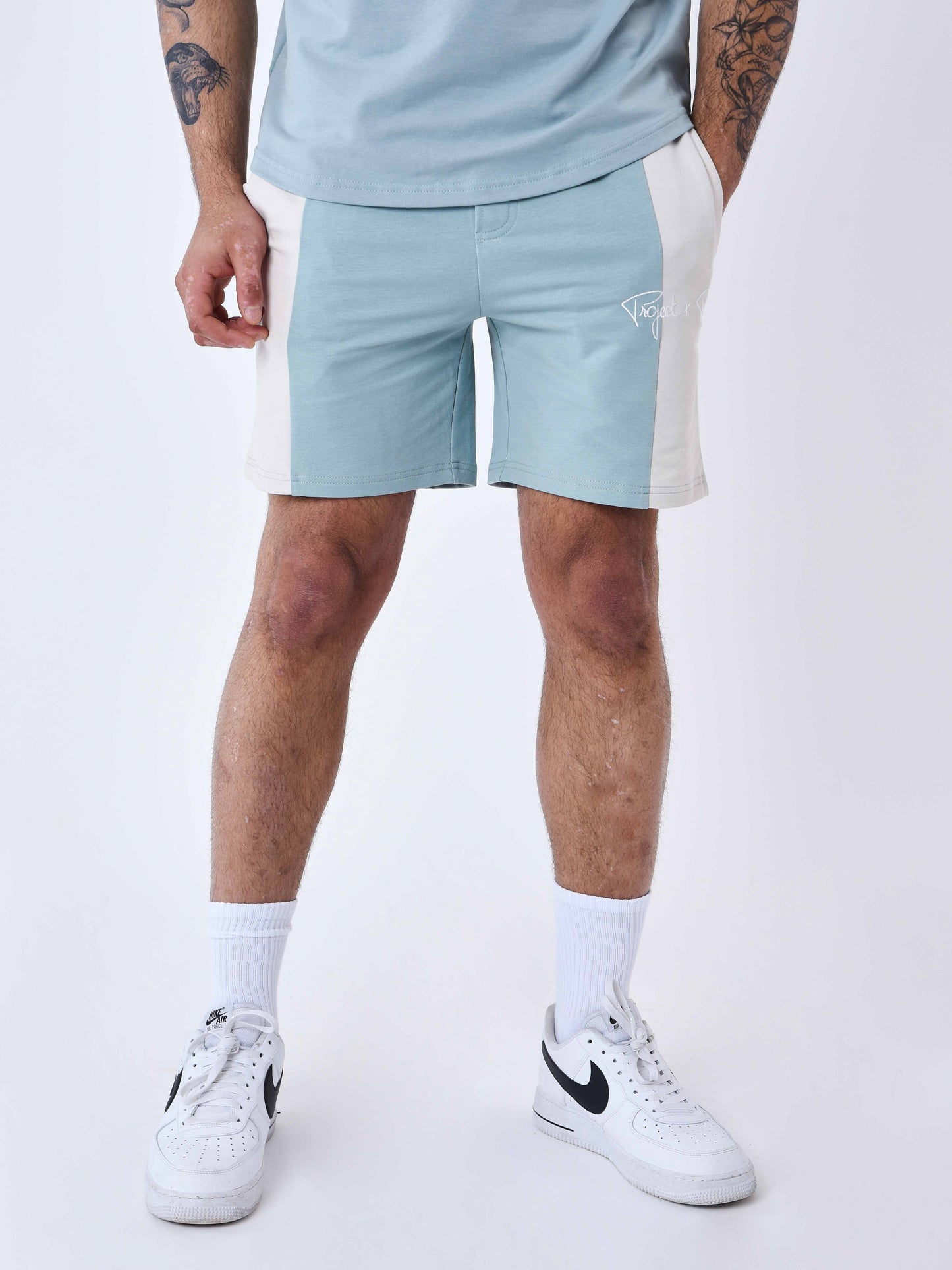 2340012-bleu-vert-modelshot