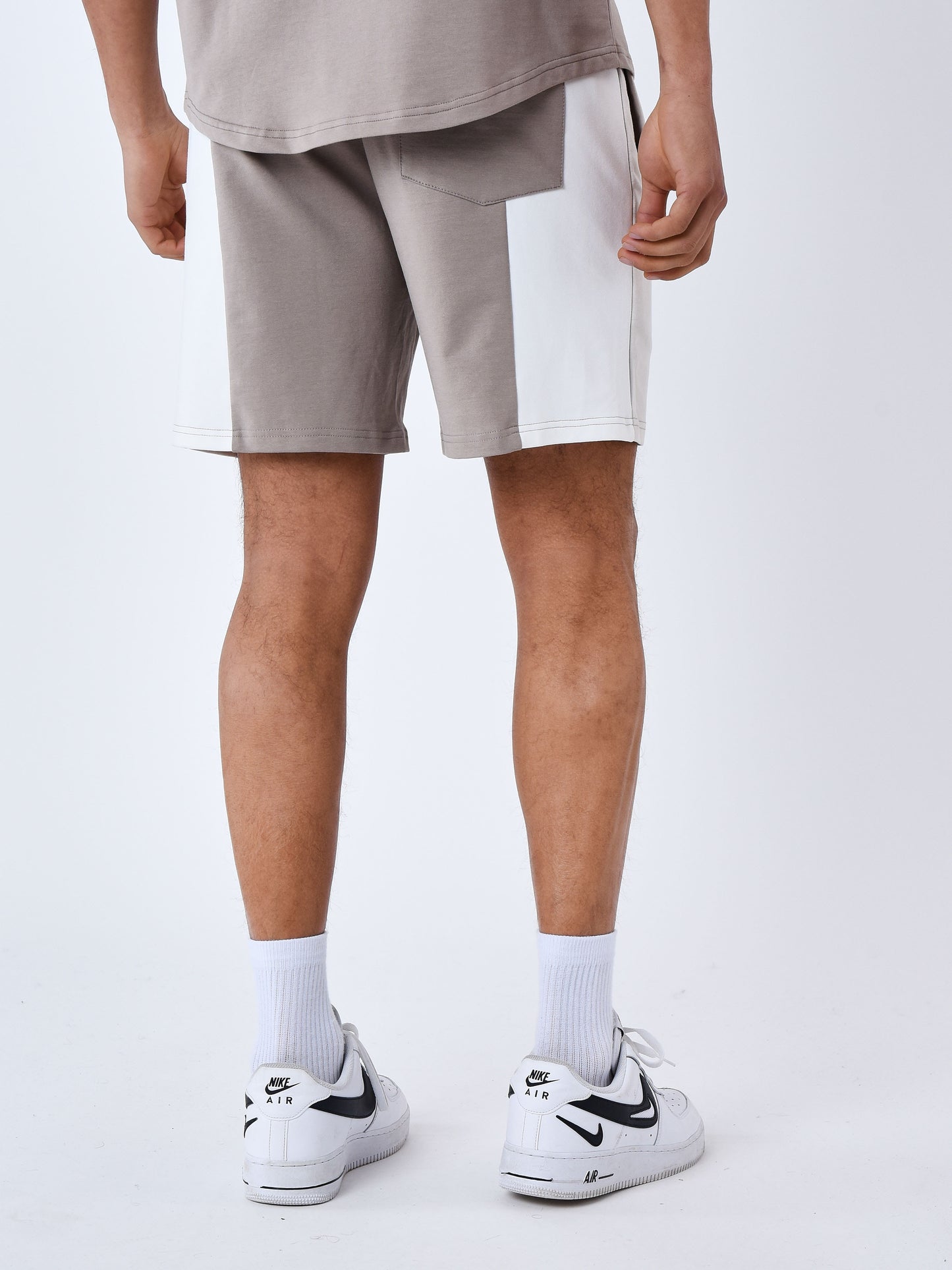 2340012-taupe-modelshot