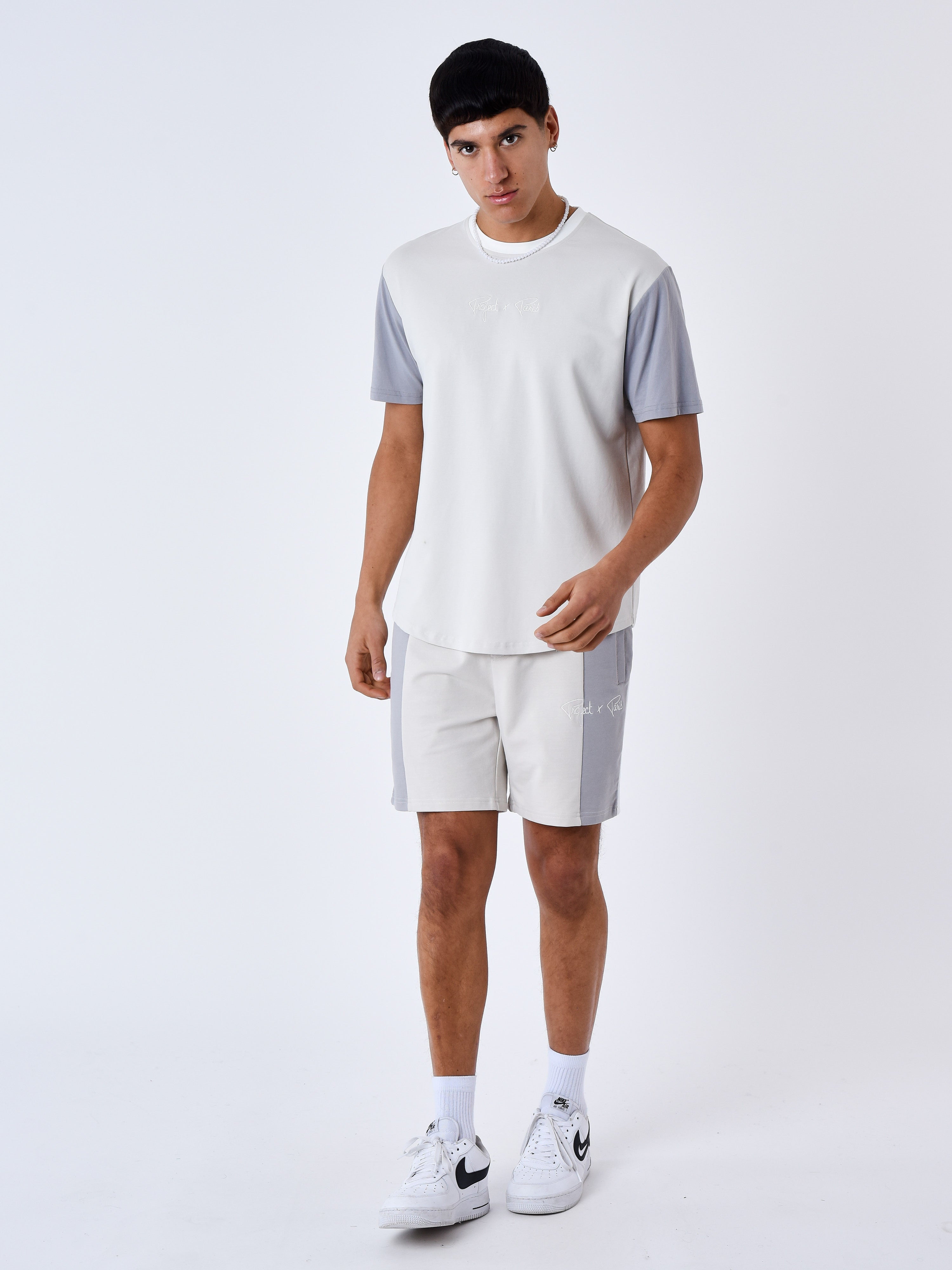 2340012-greige-modelshot