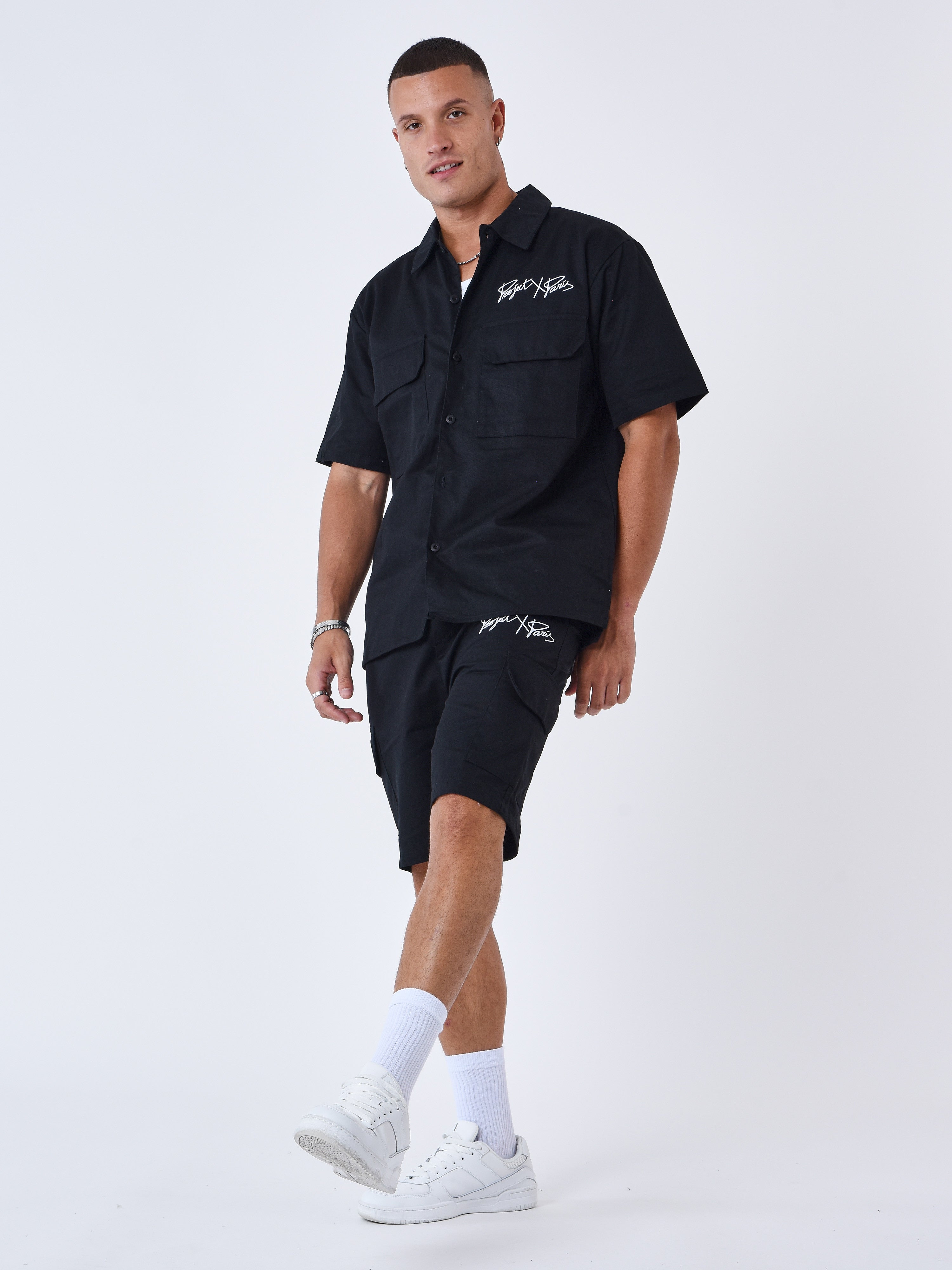 Enfärgad shorts med fickor-1