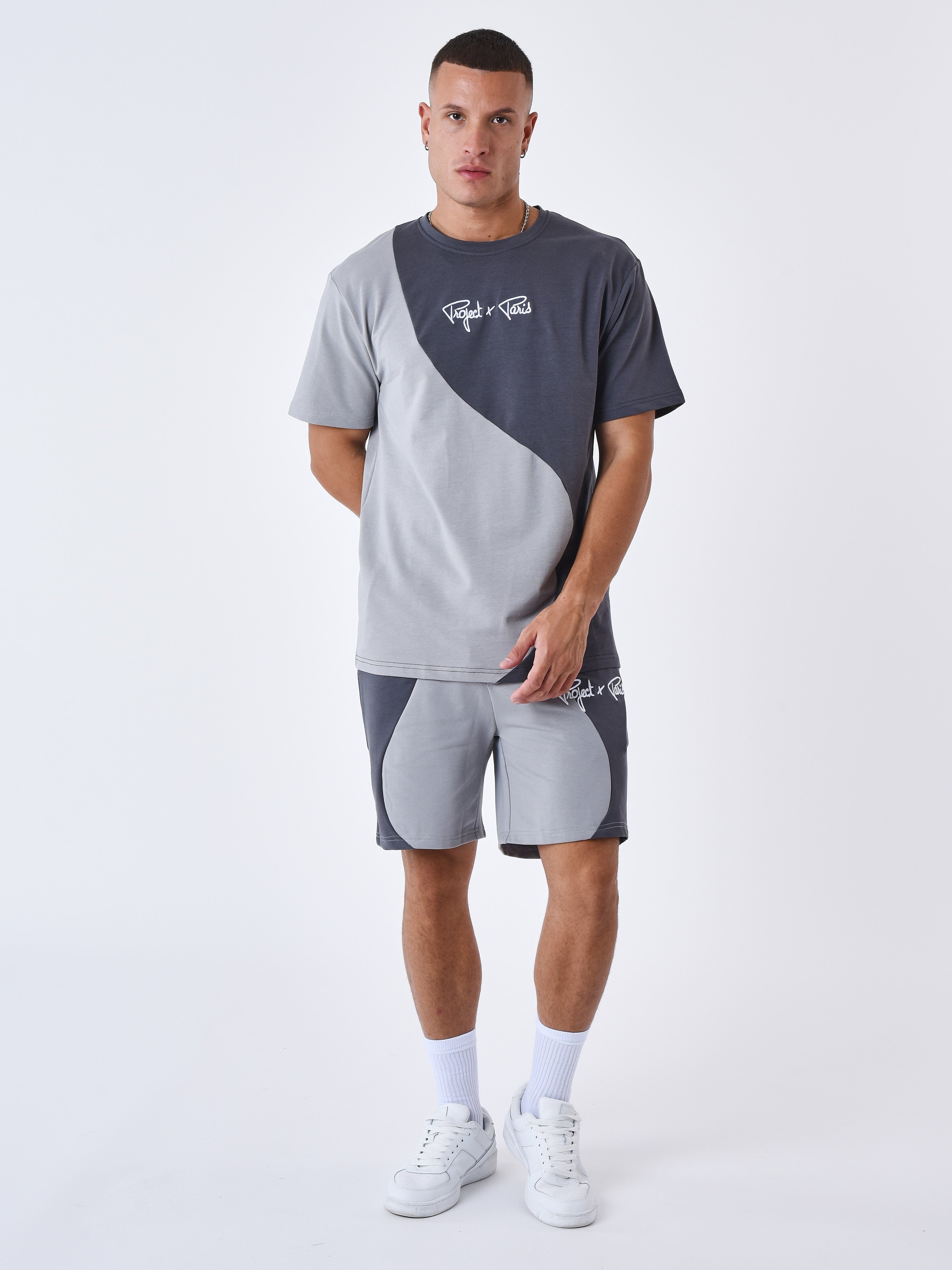2340018-gris-clair-modelshot