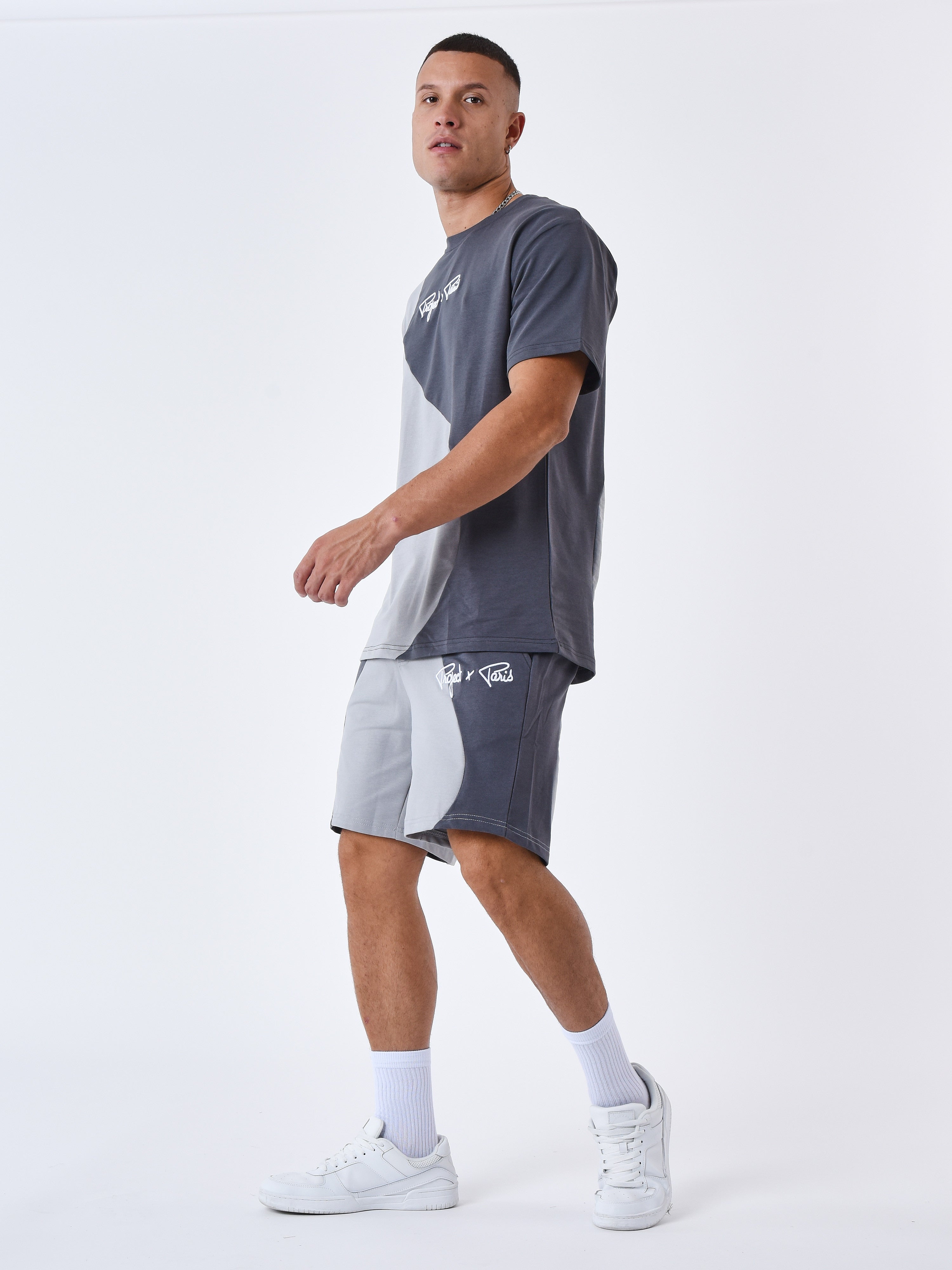 2340018-gris-clair-modelshot