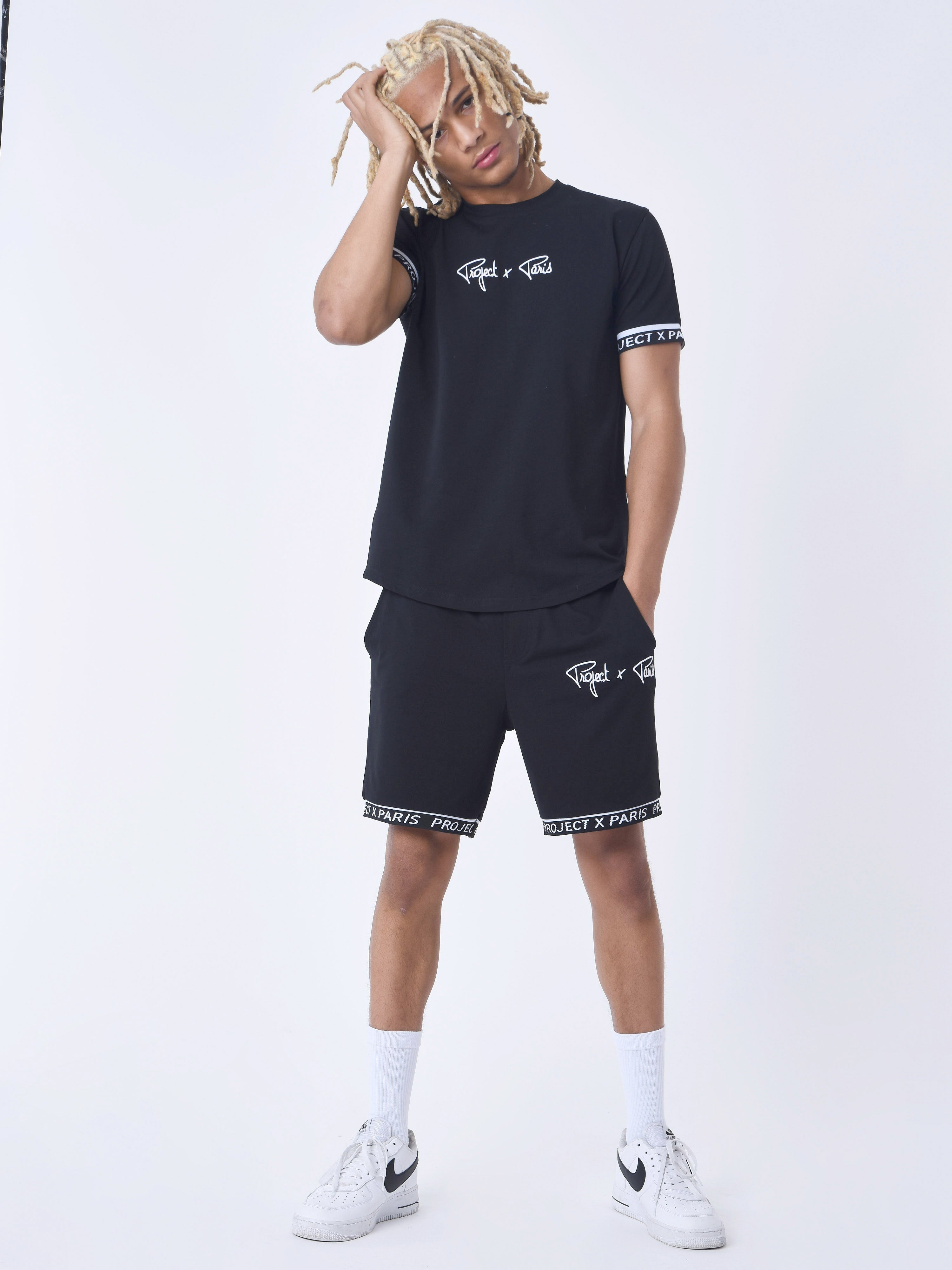 2340022-noir-modelshot
