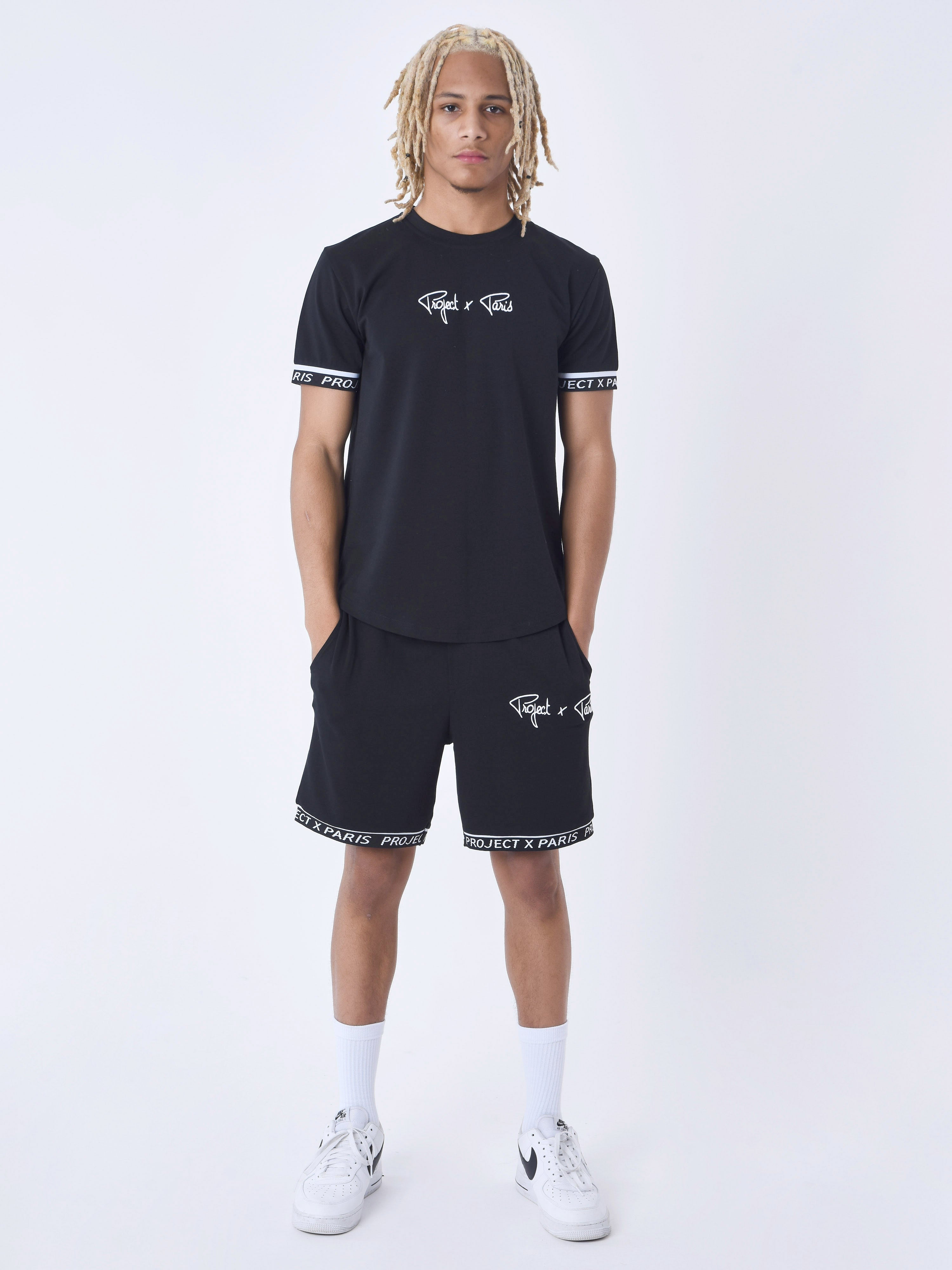 2340022-noir-modelshot