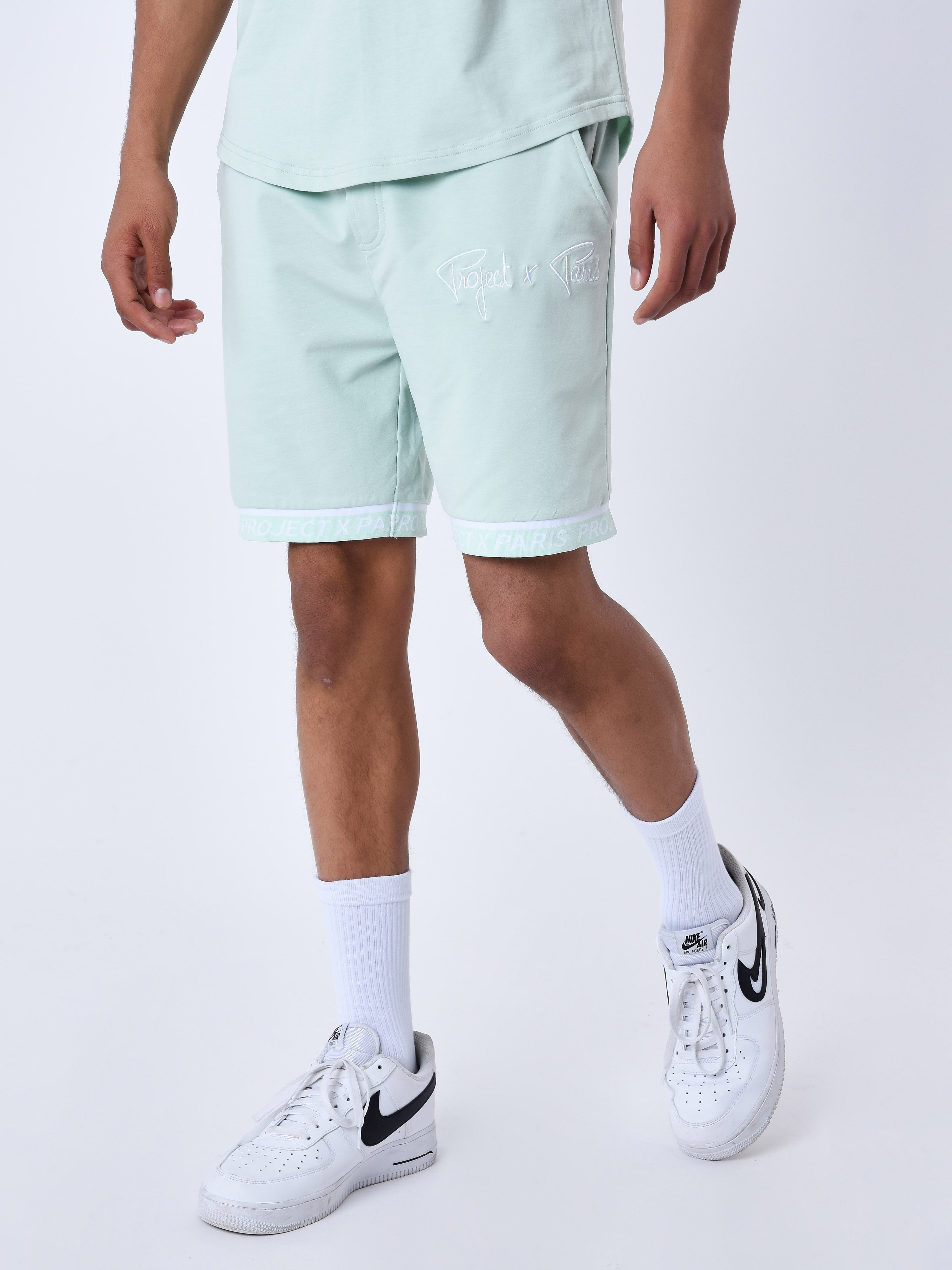 2340022-vert-d-eau-modelshot