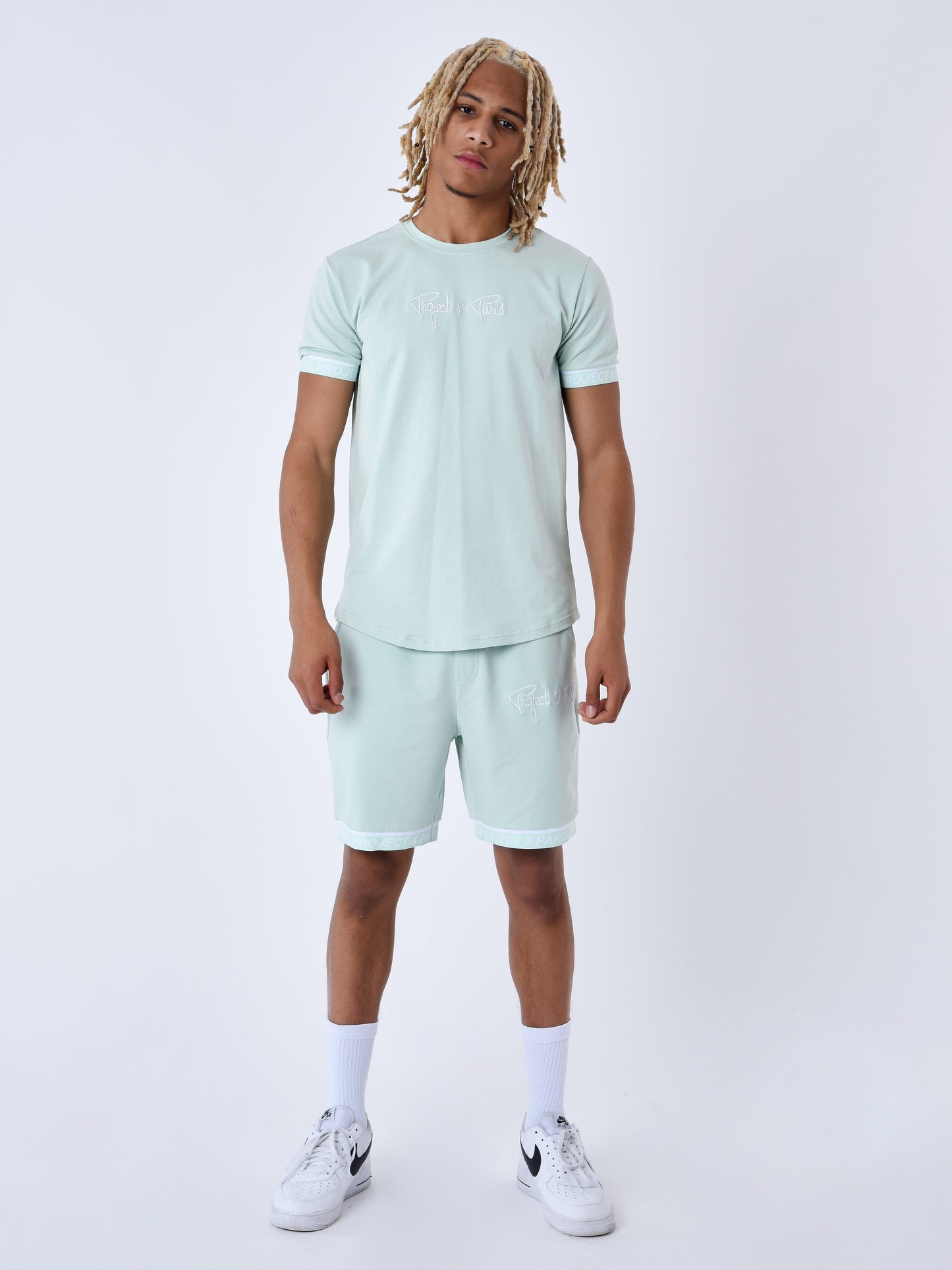 2340022-vert-d-eau-modelshot