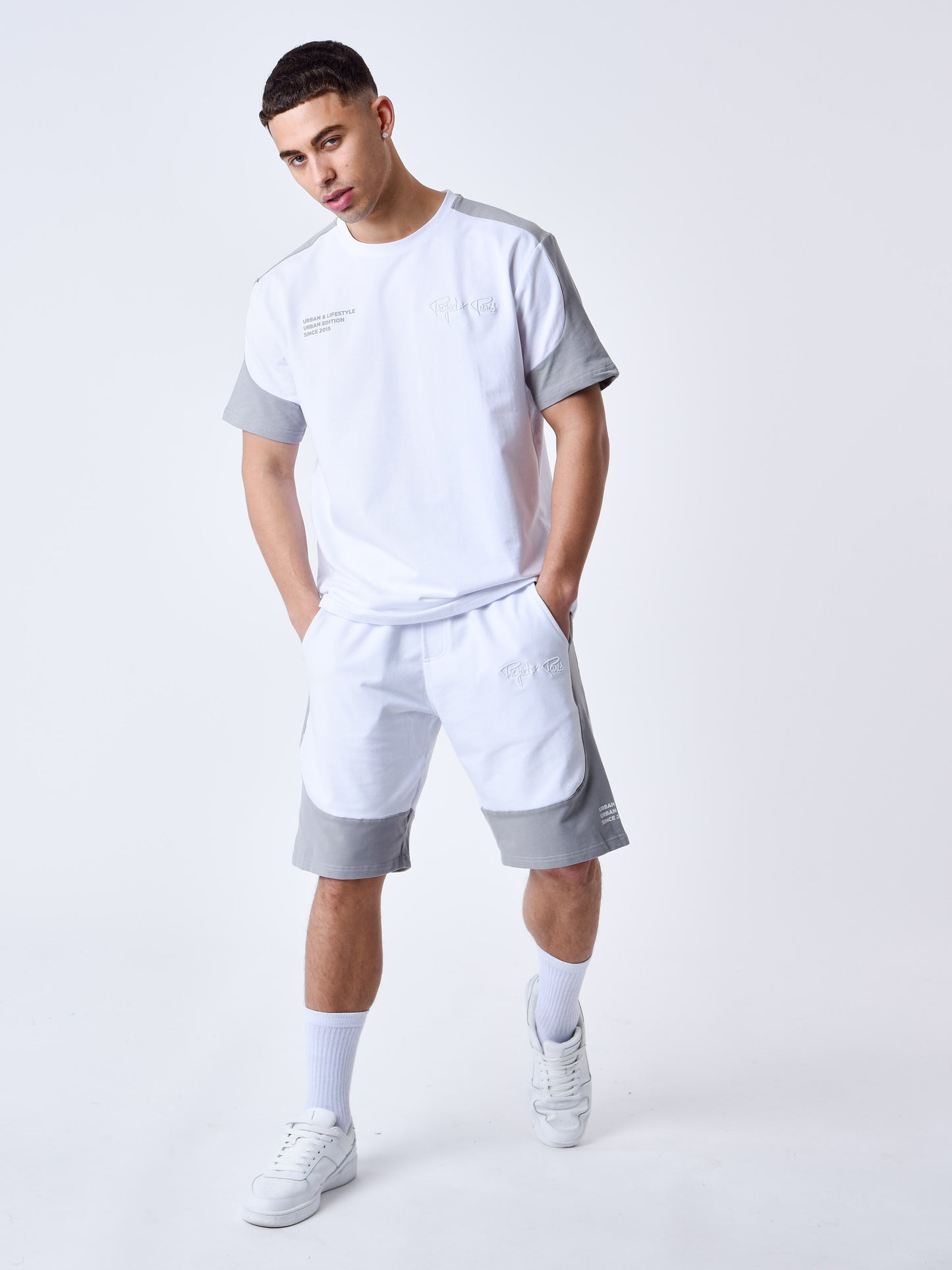 2340023-blanc