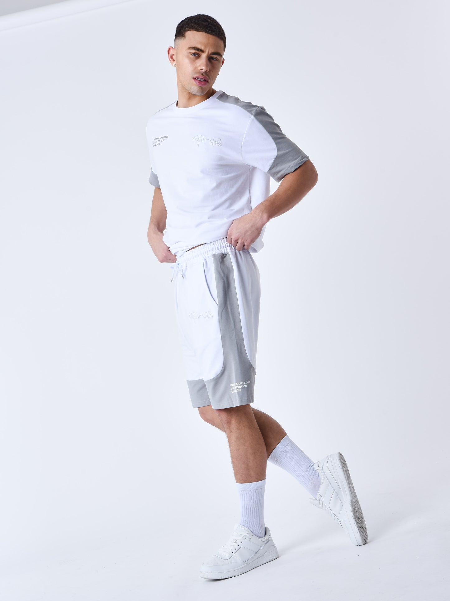2340023-blanc