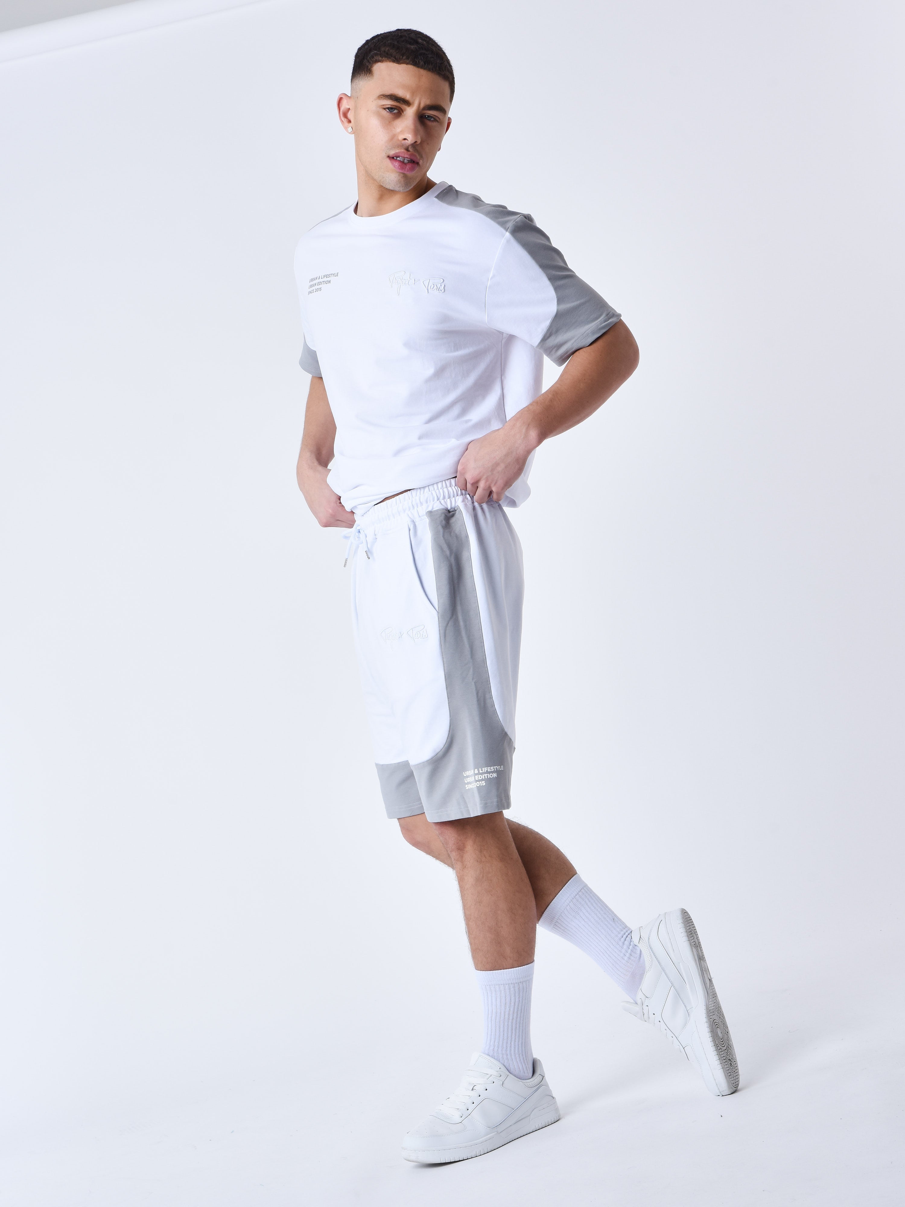 2340023-blanc