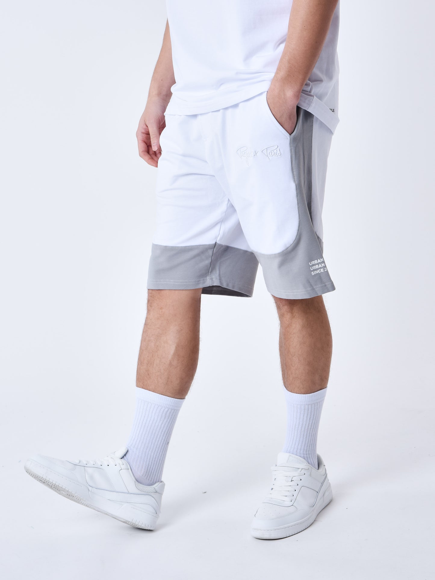 2340023-blanc