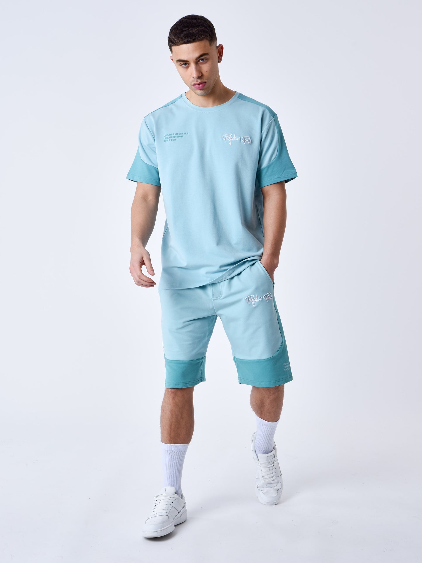 2340023-cyan-modelshot