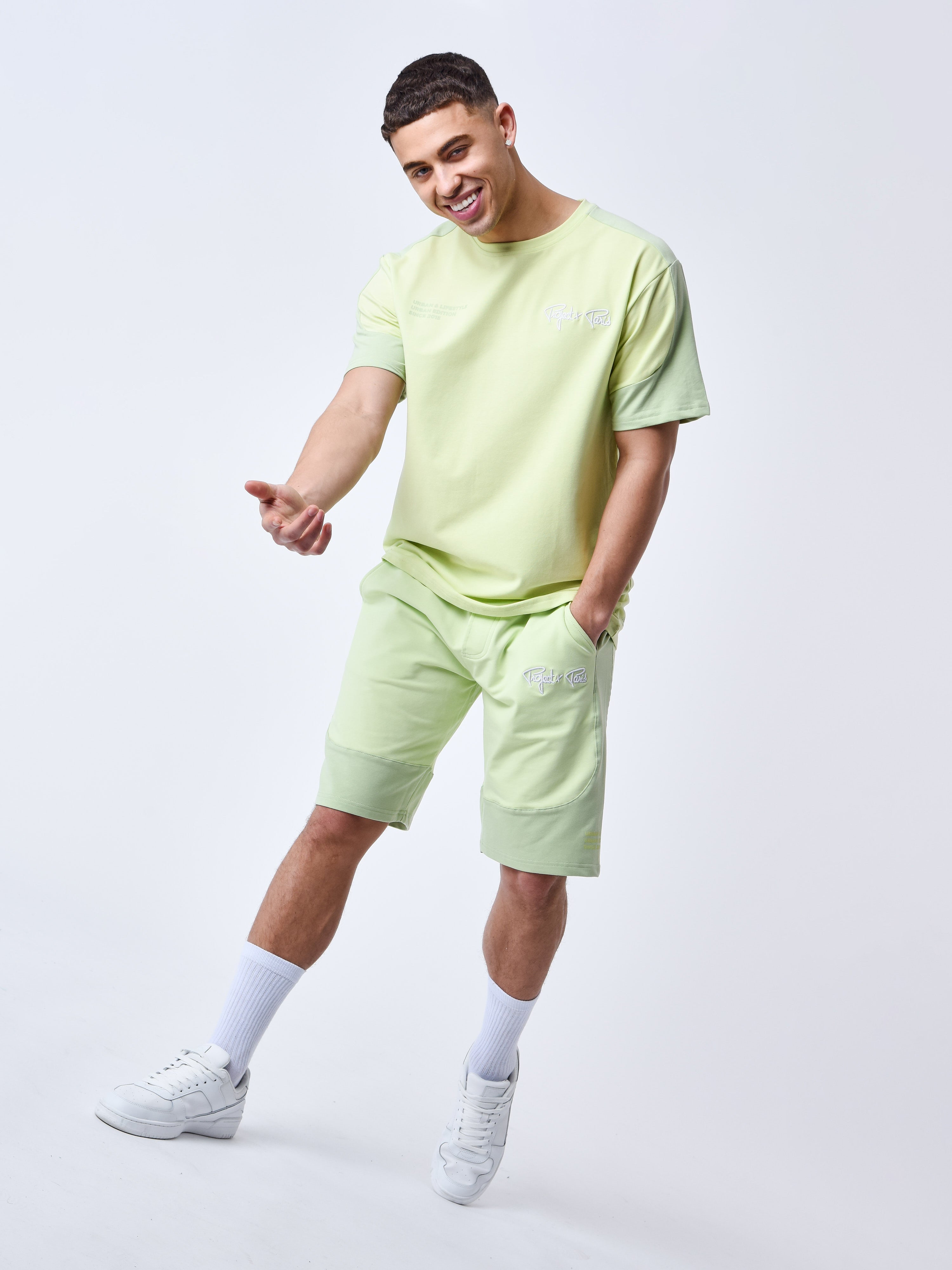 2340023-pistache-modelshot