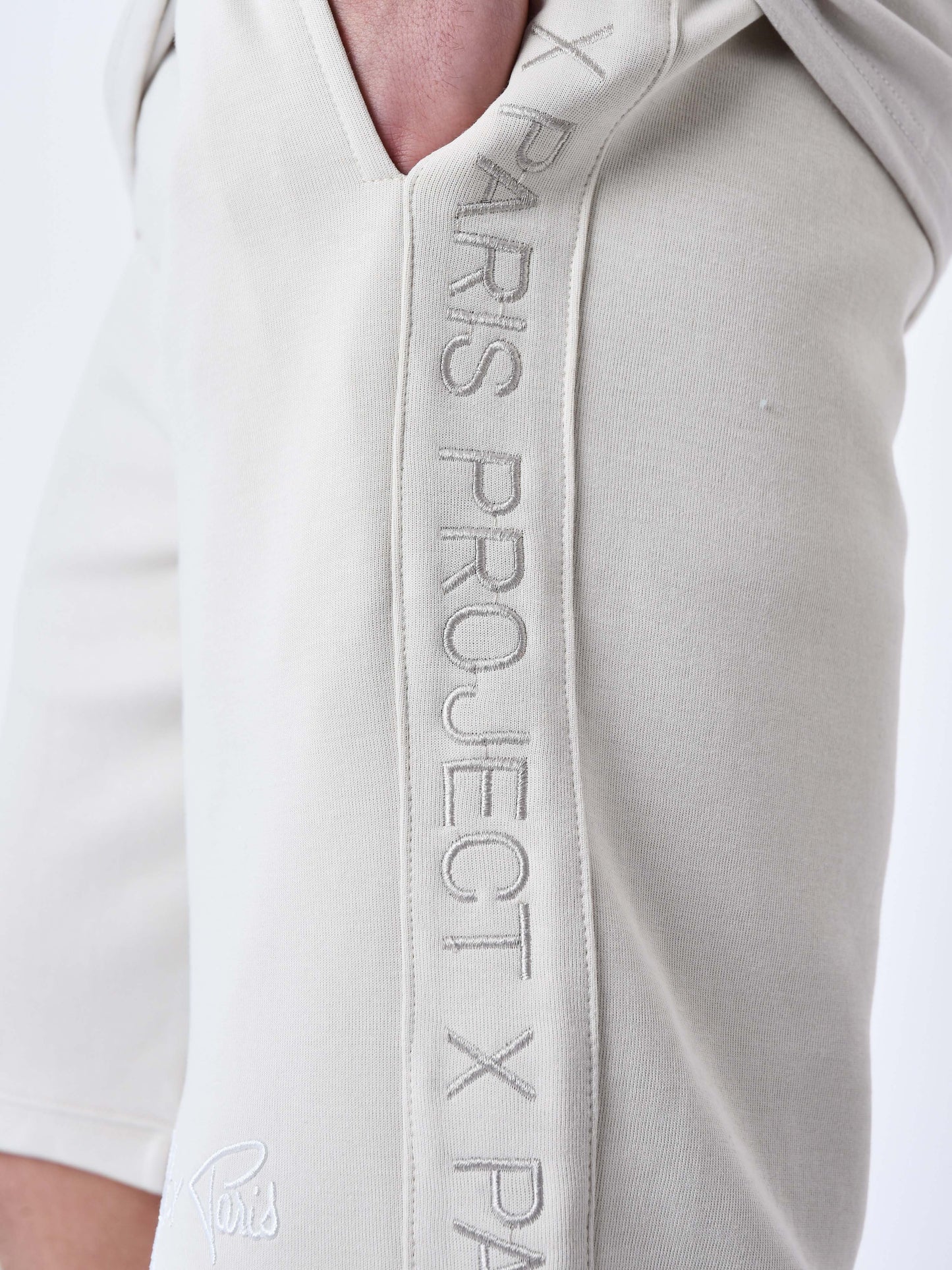 2340027-greige-detailshot