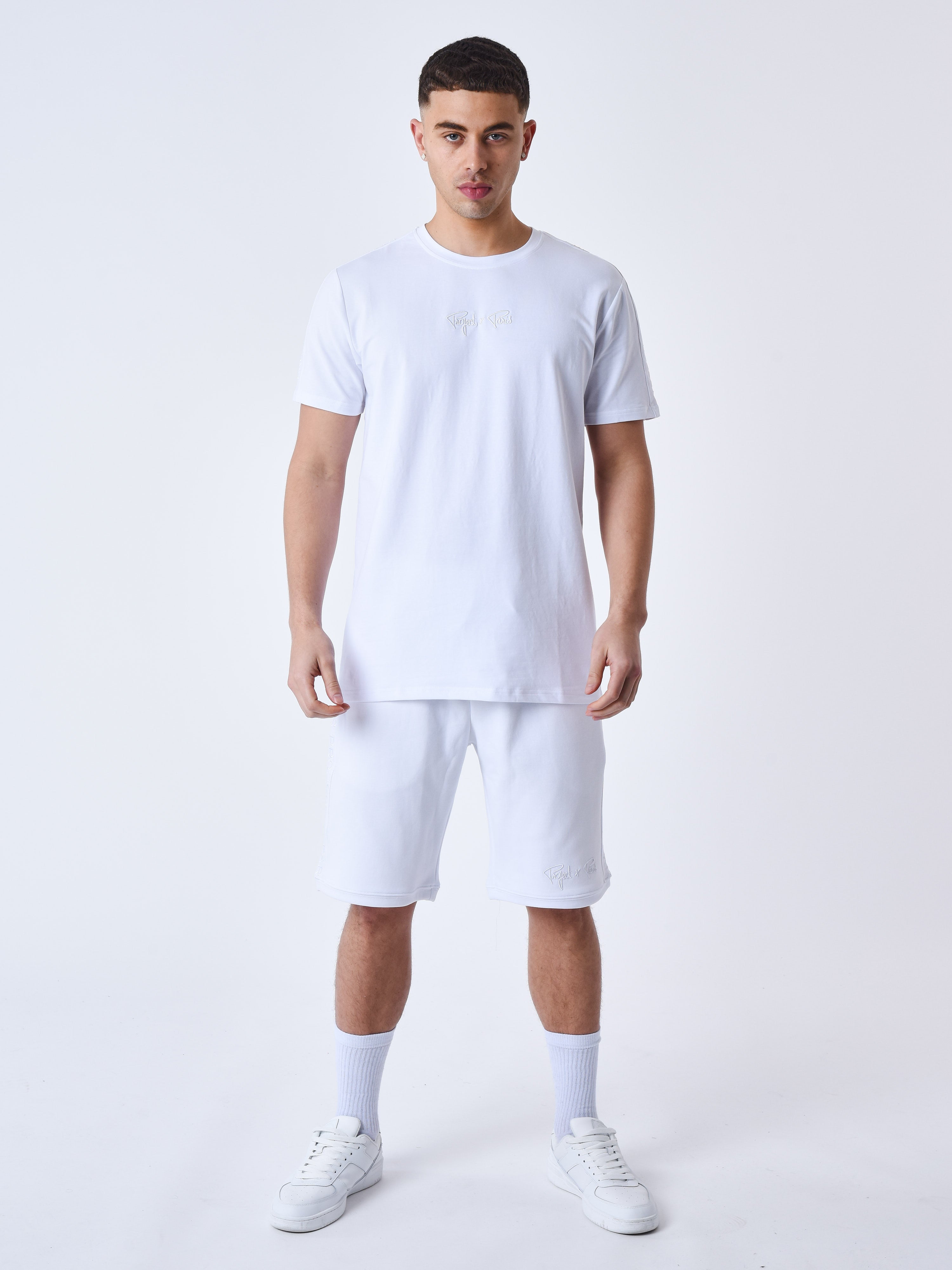 2340027-blanc-modelshot