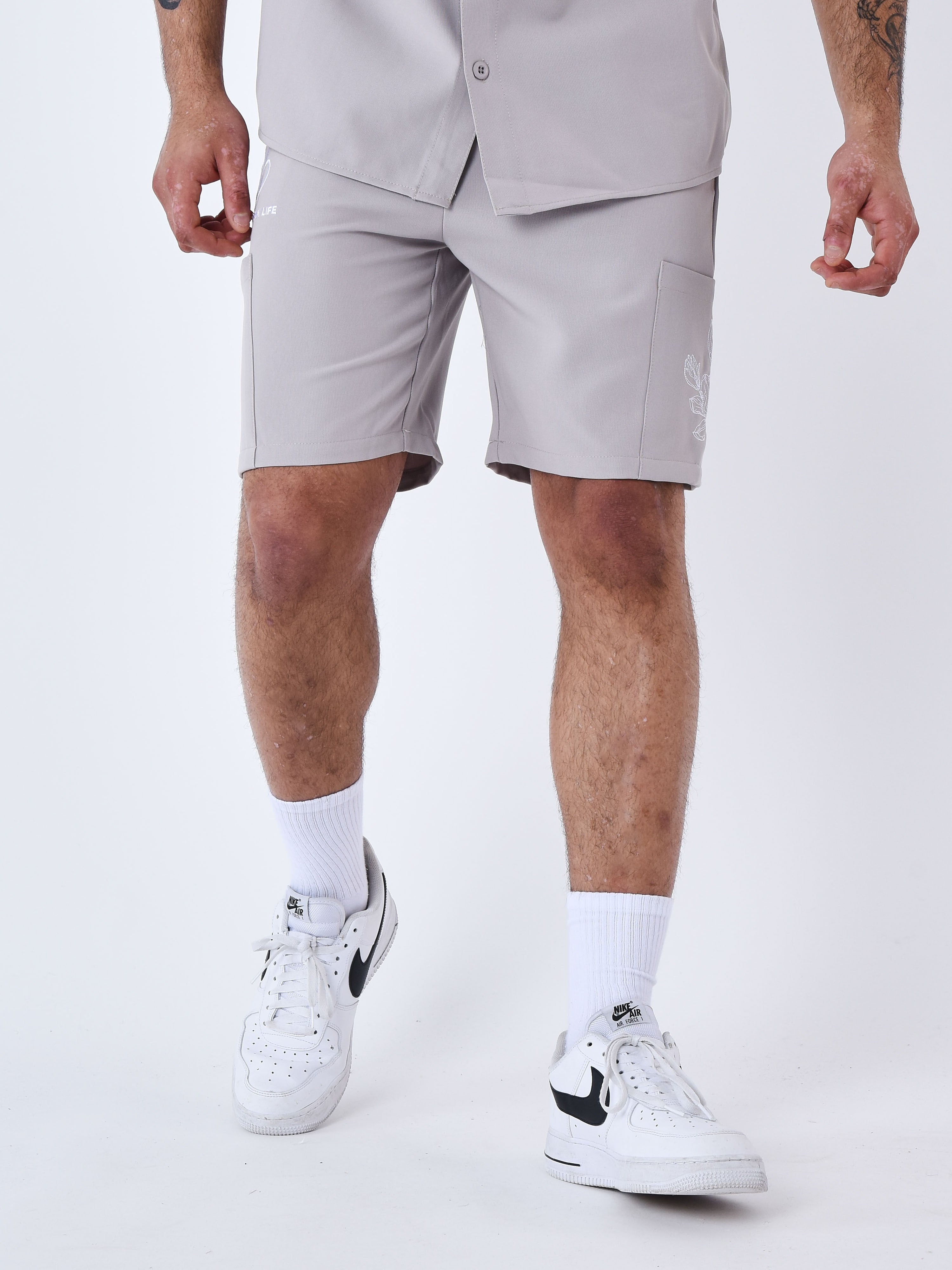 Embroidered floral shorts-2