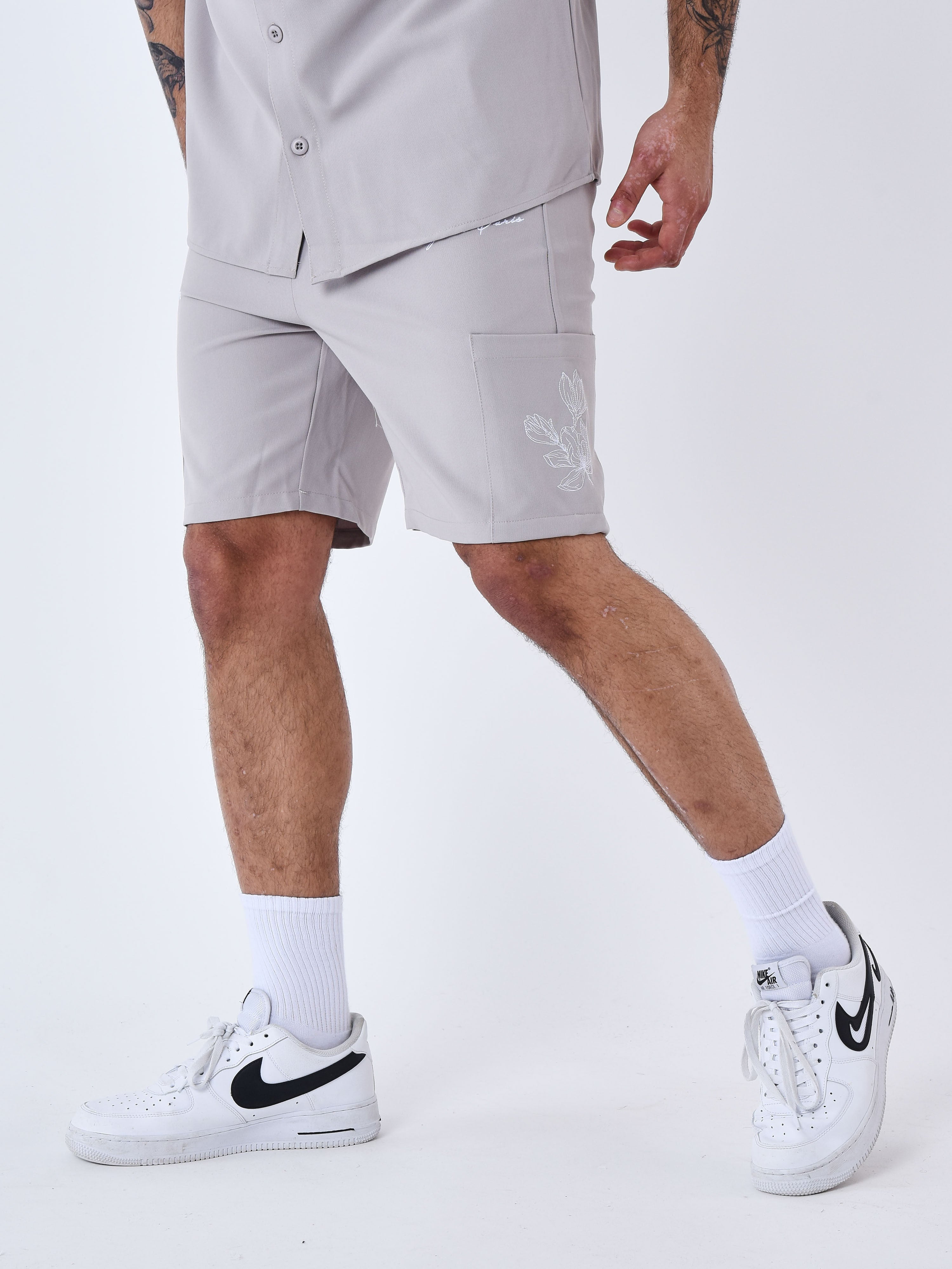 Embroidered floral shorts-3