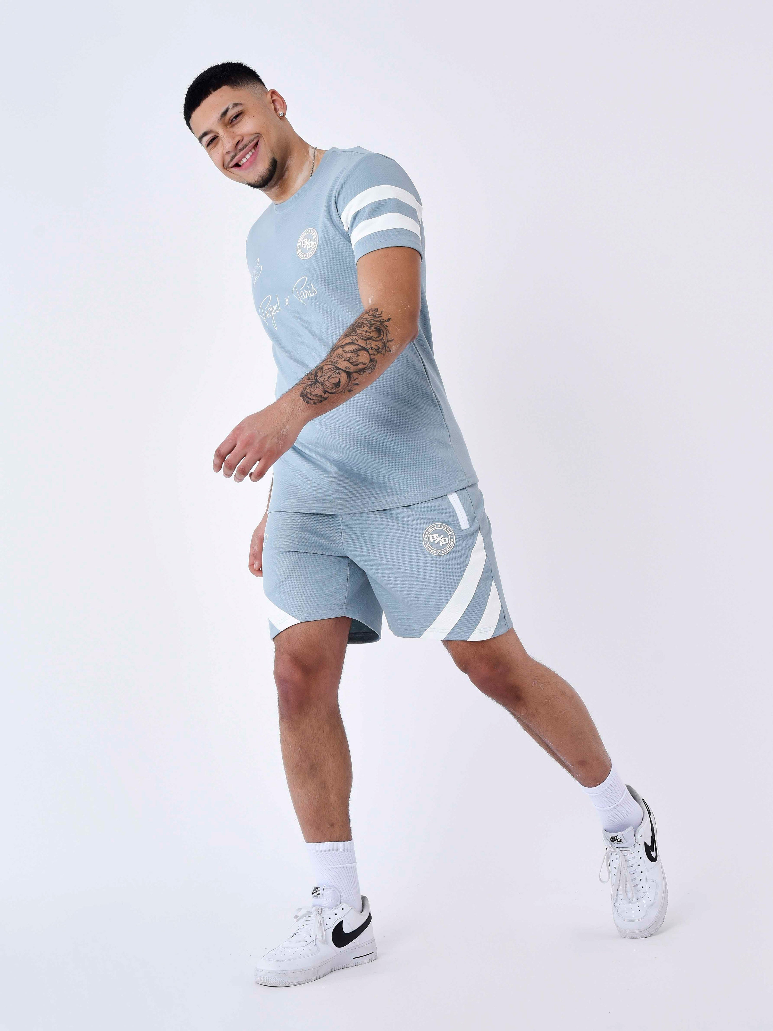 2340037-bleu-gris-modelshot