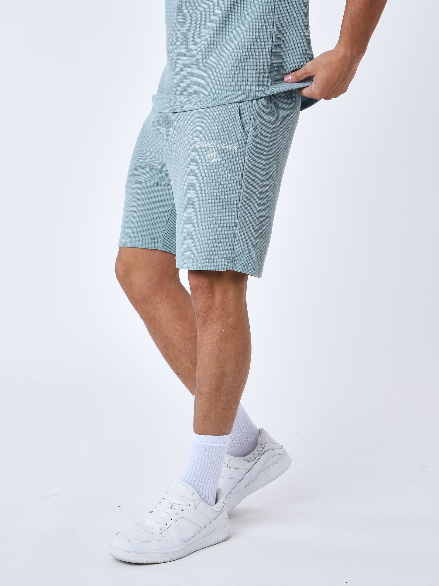 2340051-bleu-vert-modelshot
