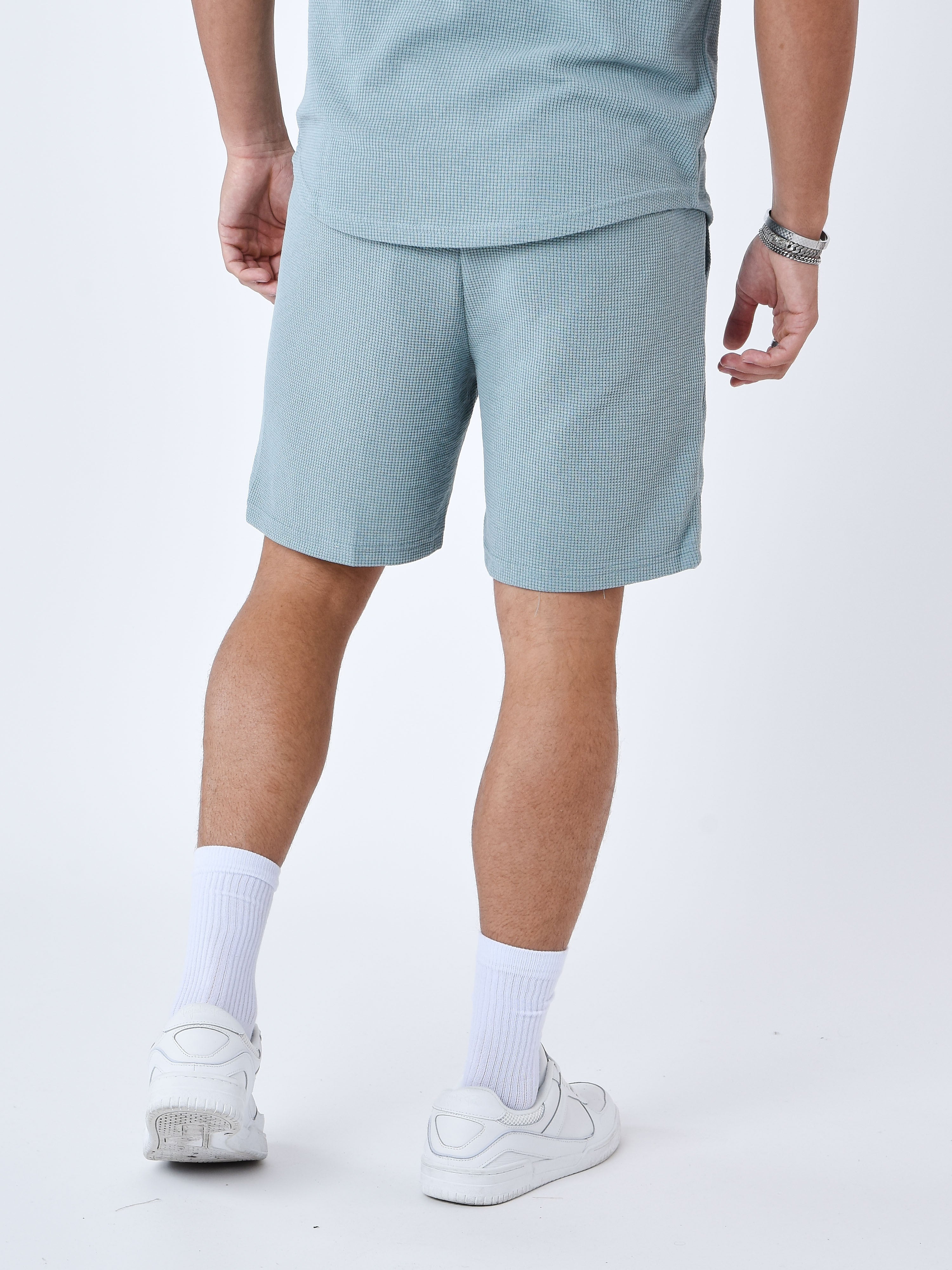 2340051-bleu-vert-modelshot