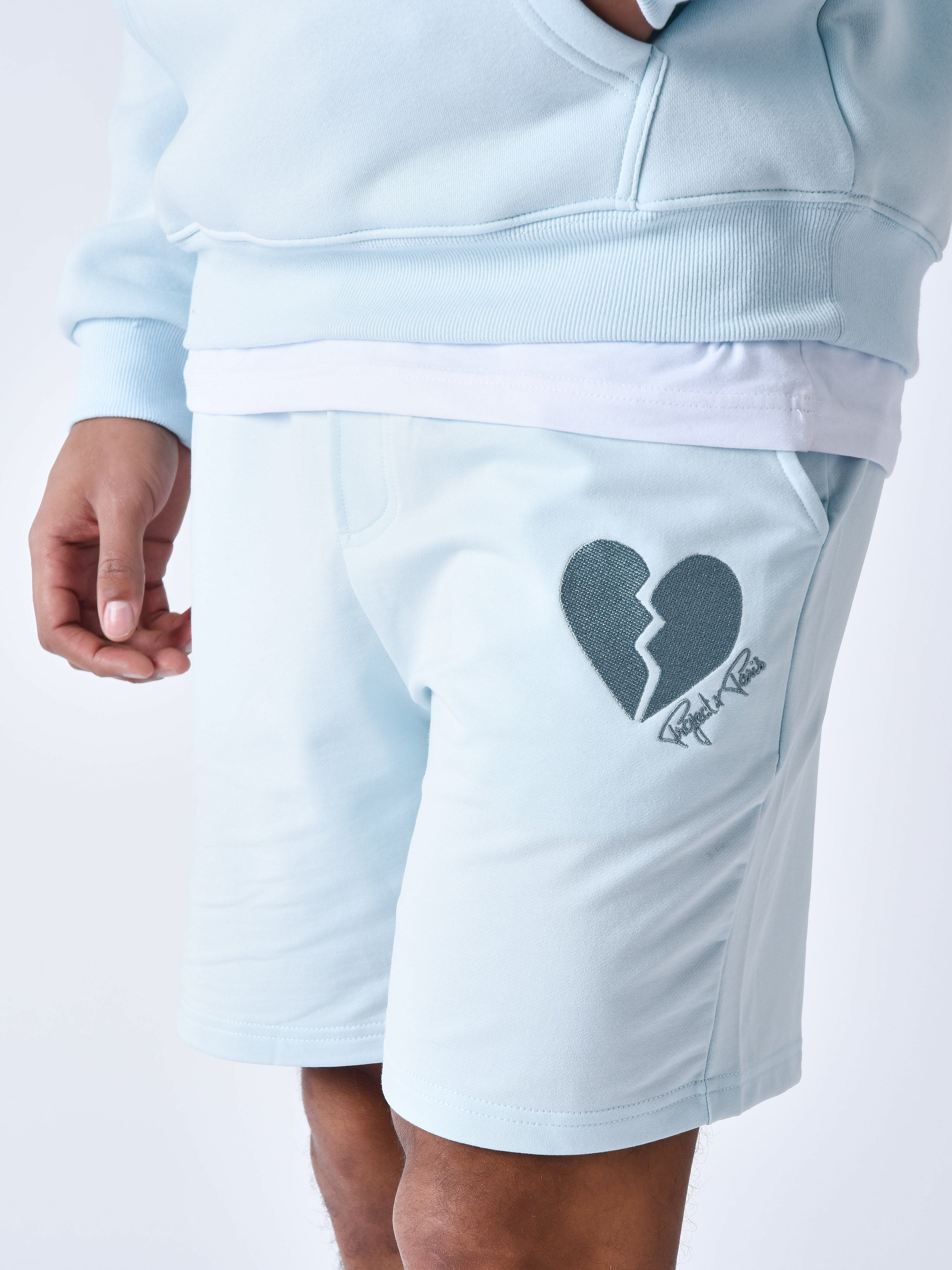 Short med knust hjerte-5