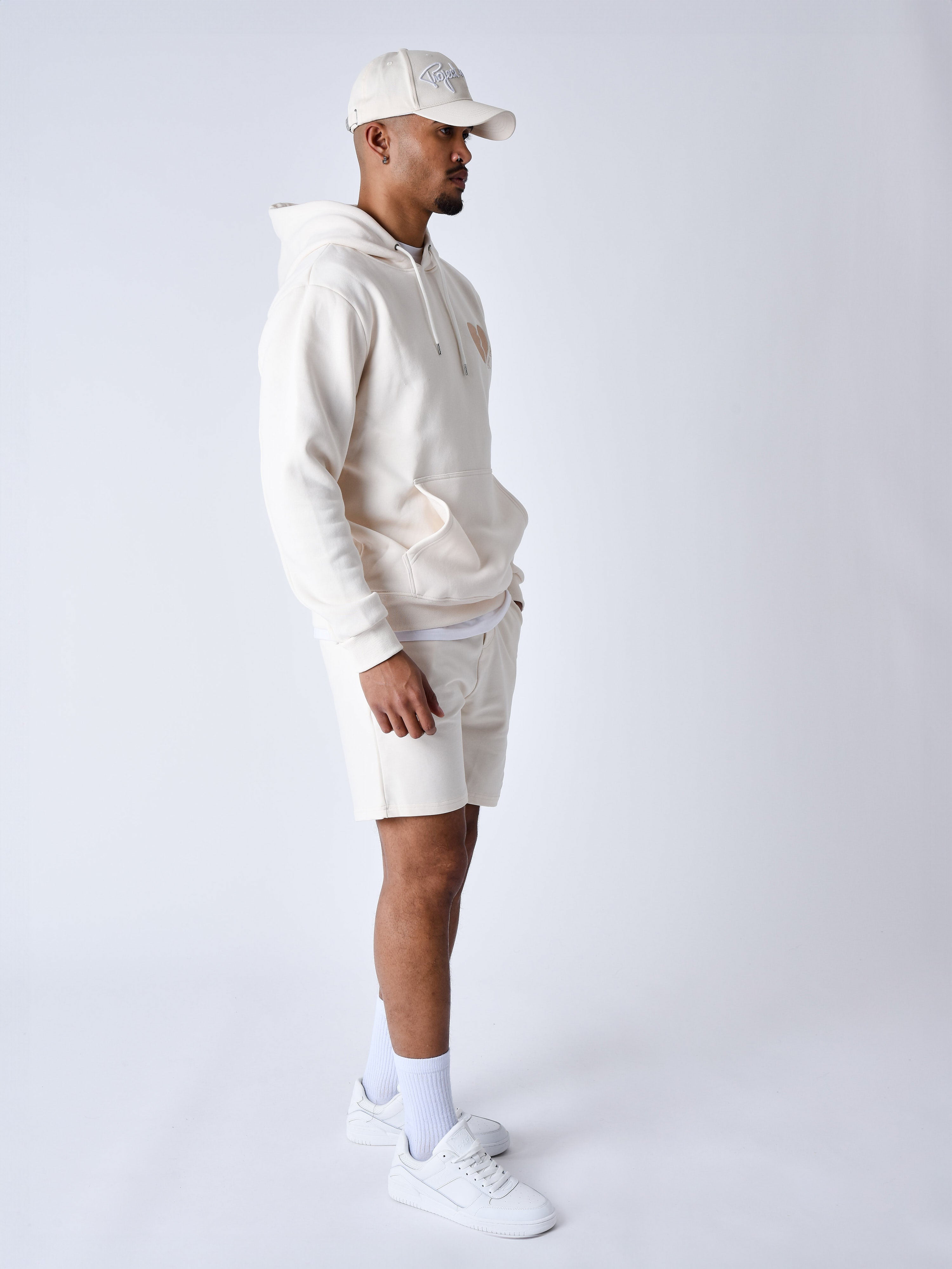 Short med knust hjerte-4
