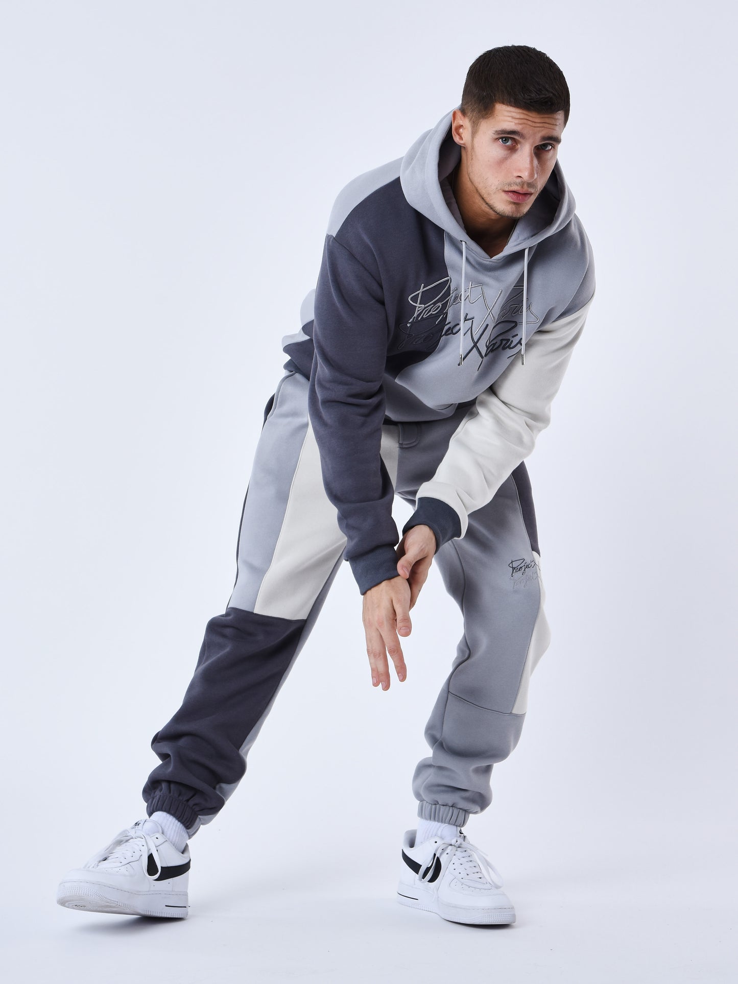 2344022-gris-modelshot