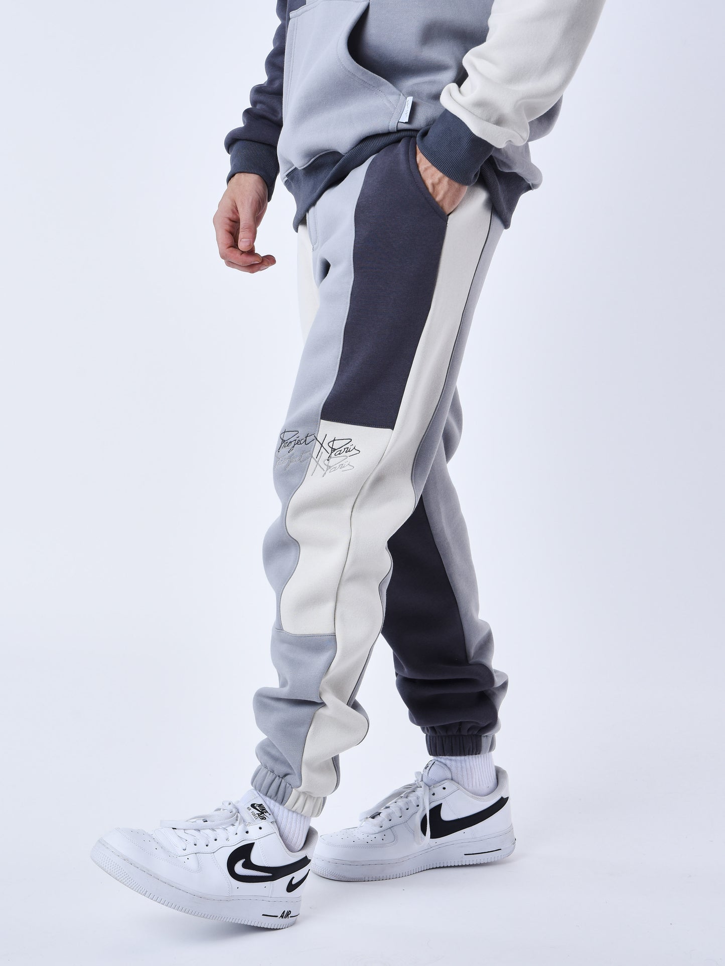 2344022-gris-modelshot
