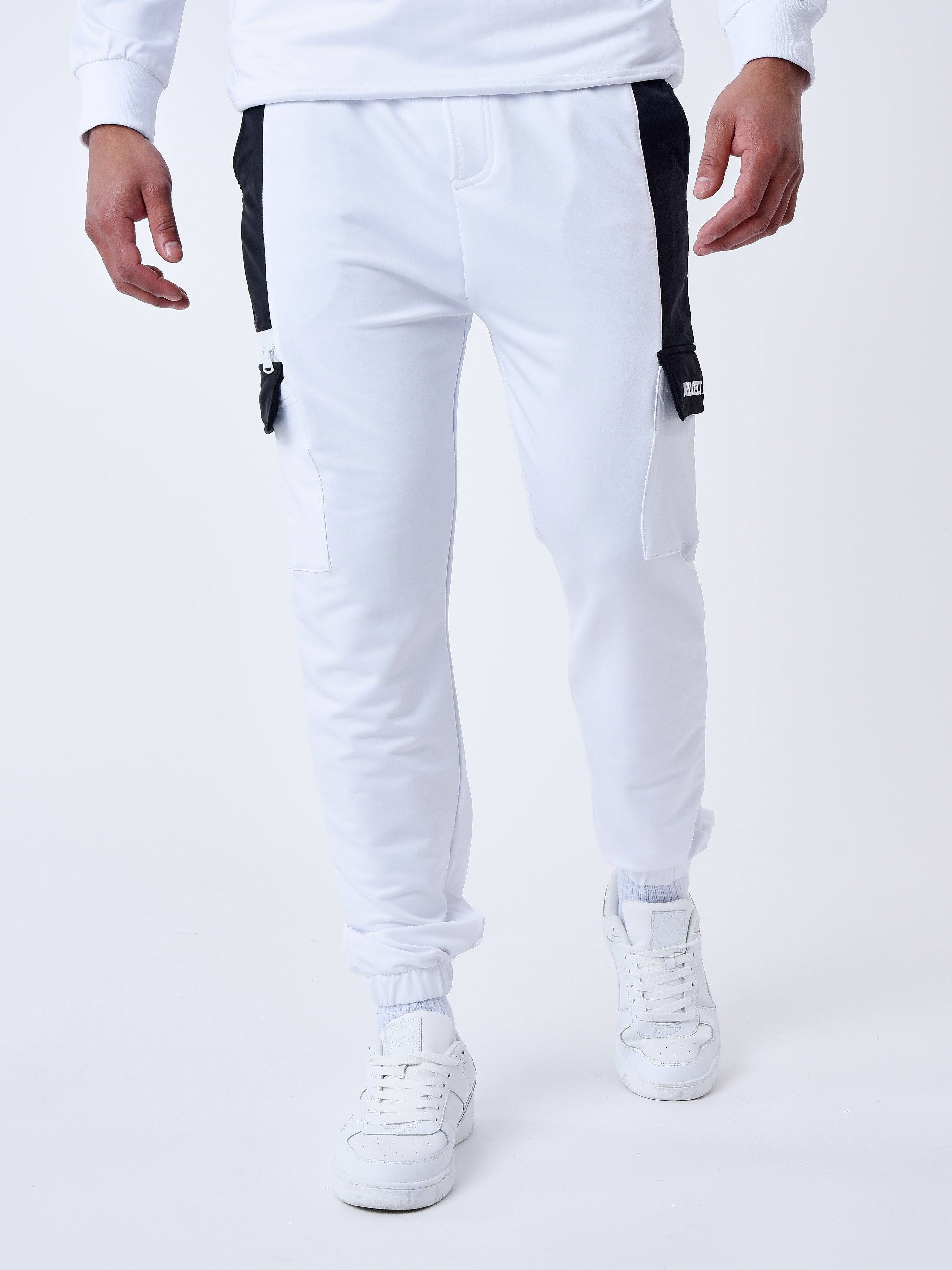 2344025-blanc-modelshot