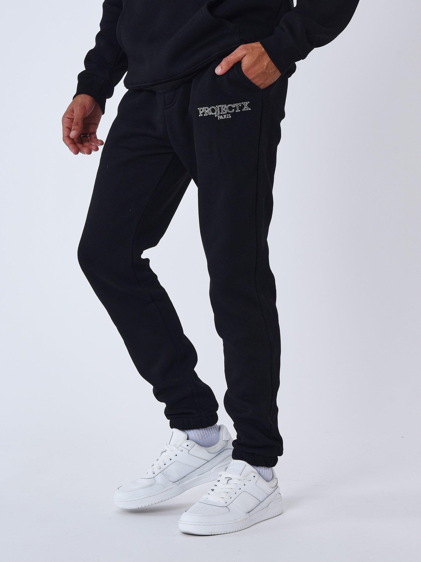 2344030-noir-modelshot