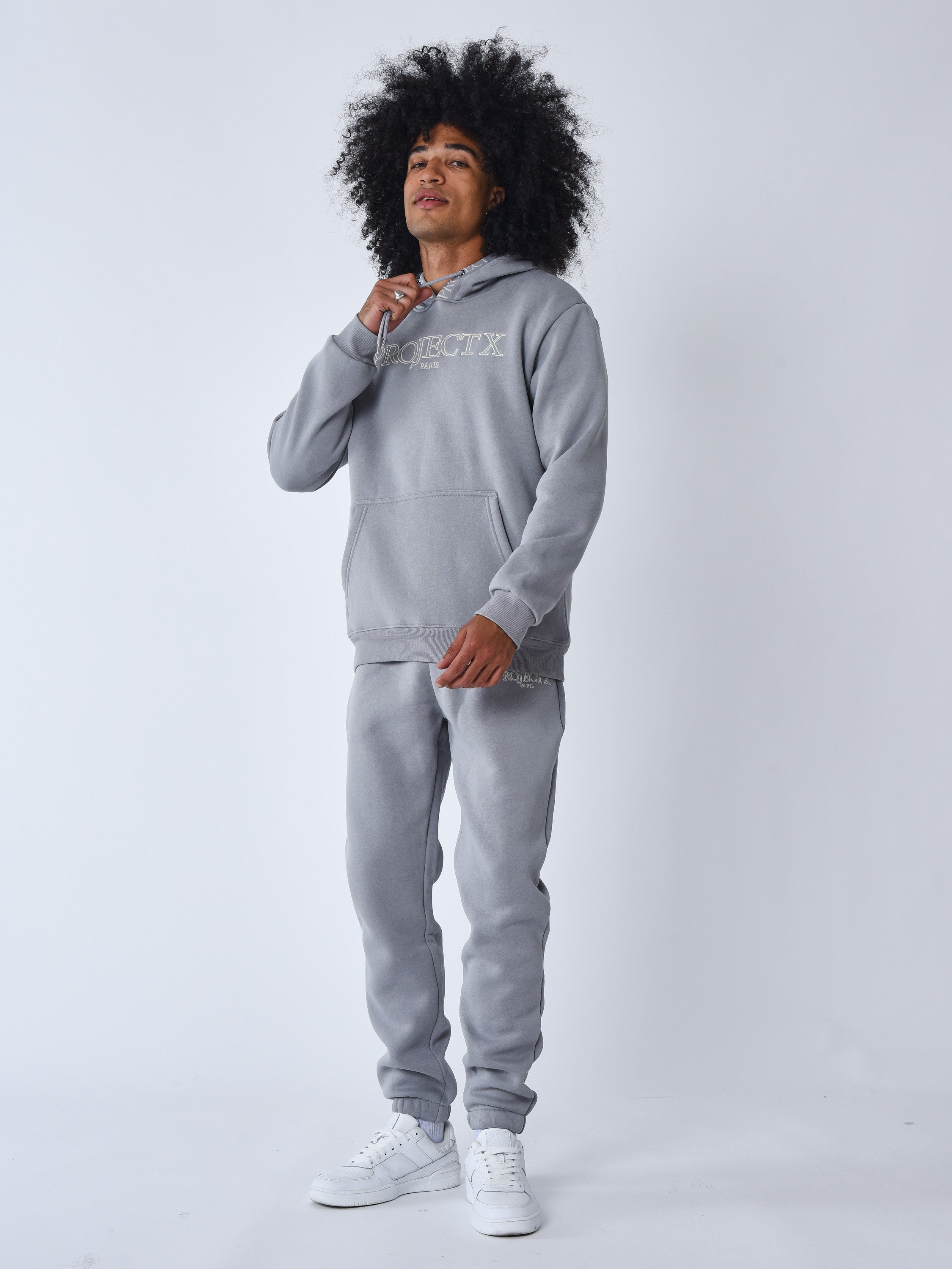 2344030-gris-clair-modelshot
