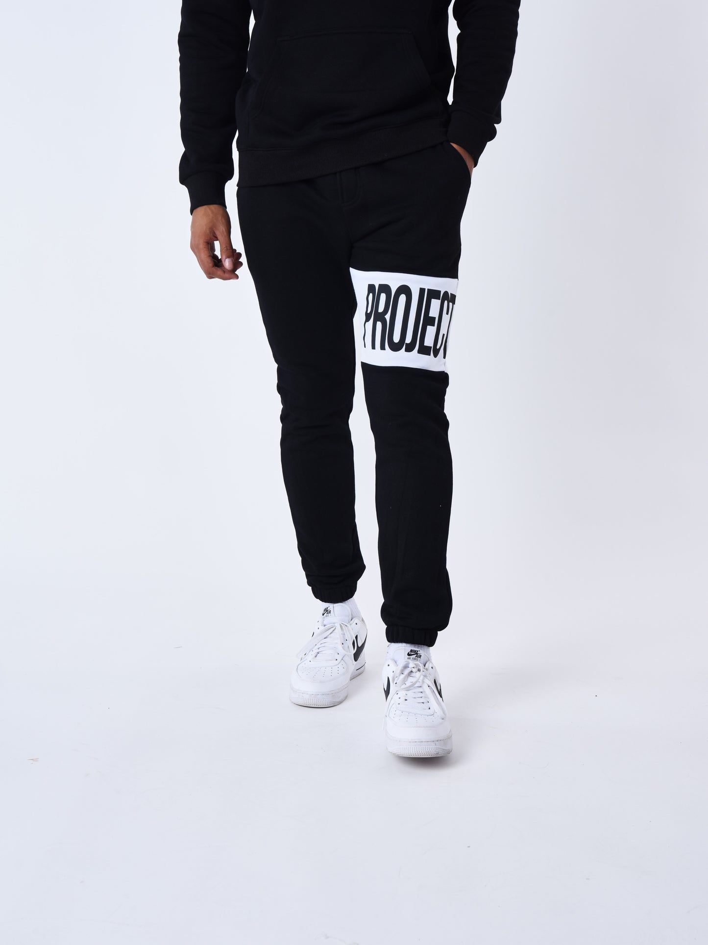 2344031-noir-modelshot