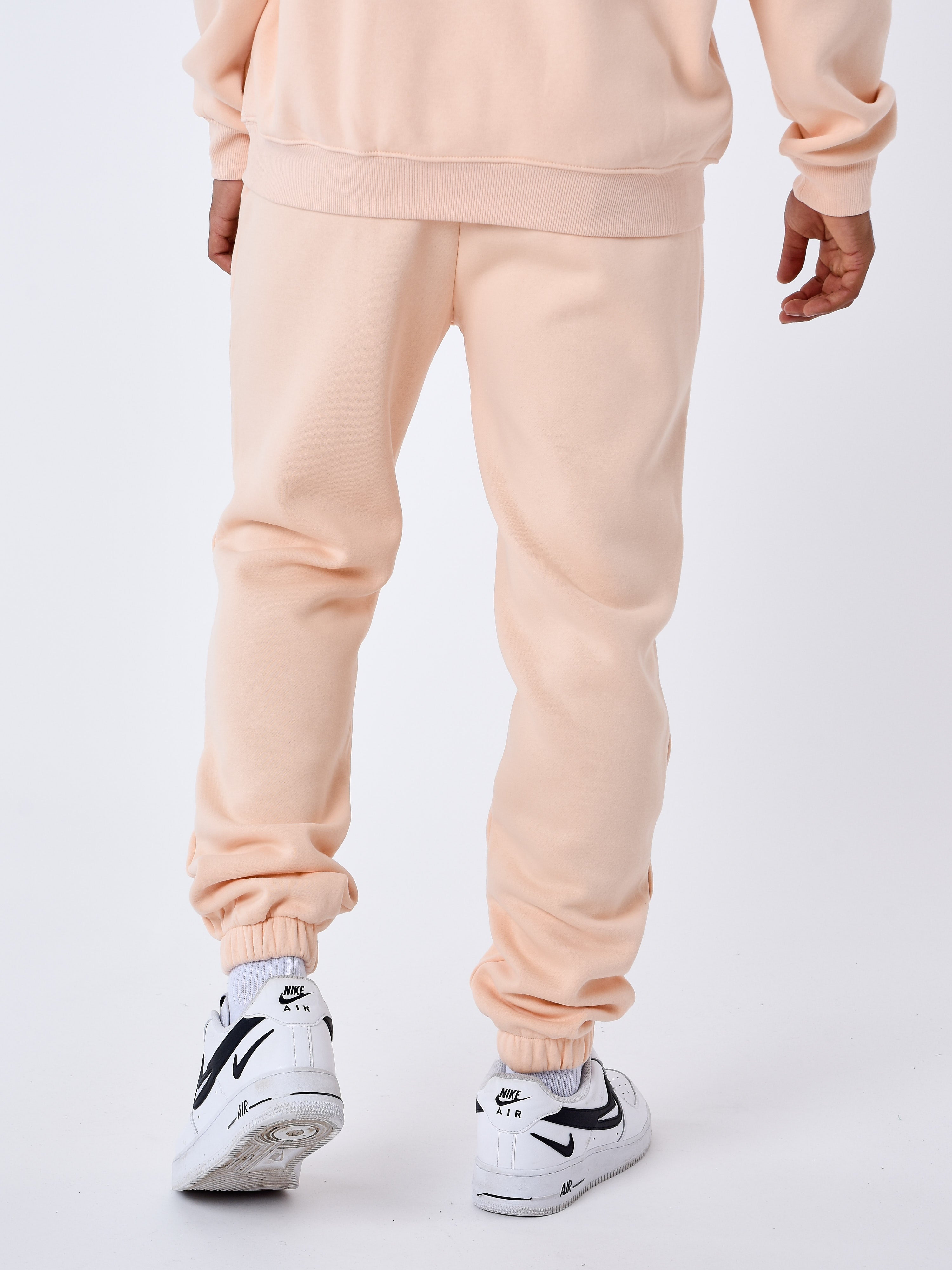2344039-pale-peach-modelshot