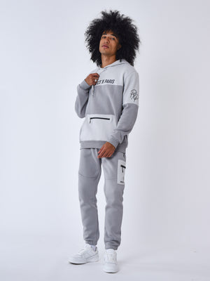 2344043-gris-clair-modelshot