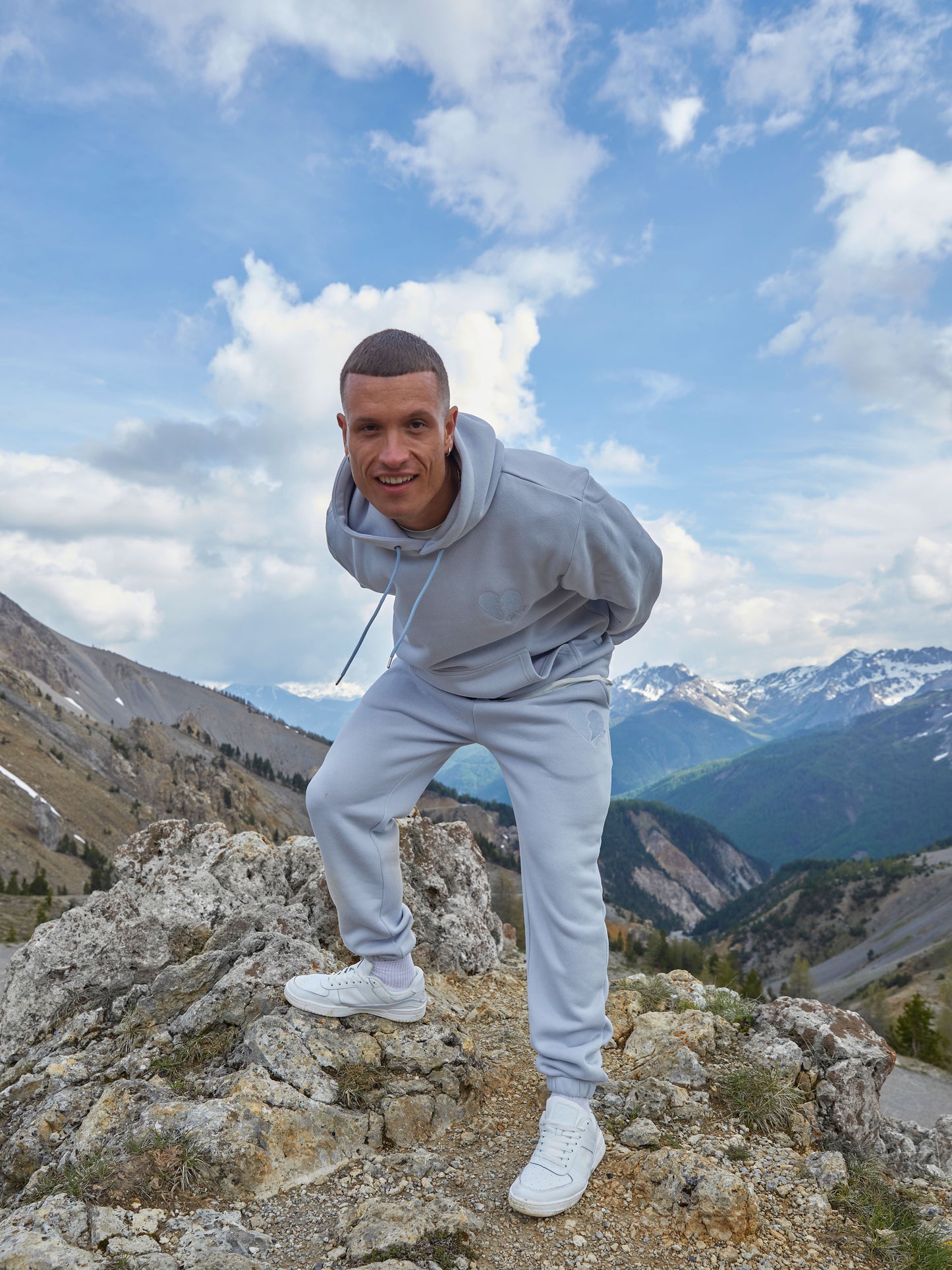 2344045-bleu-glacier