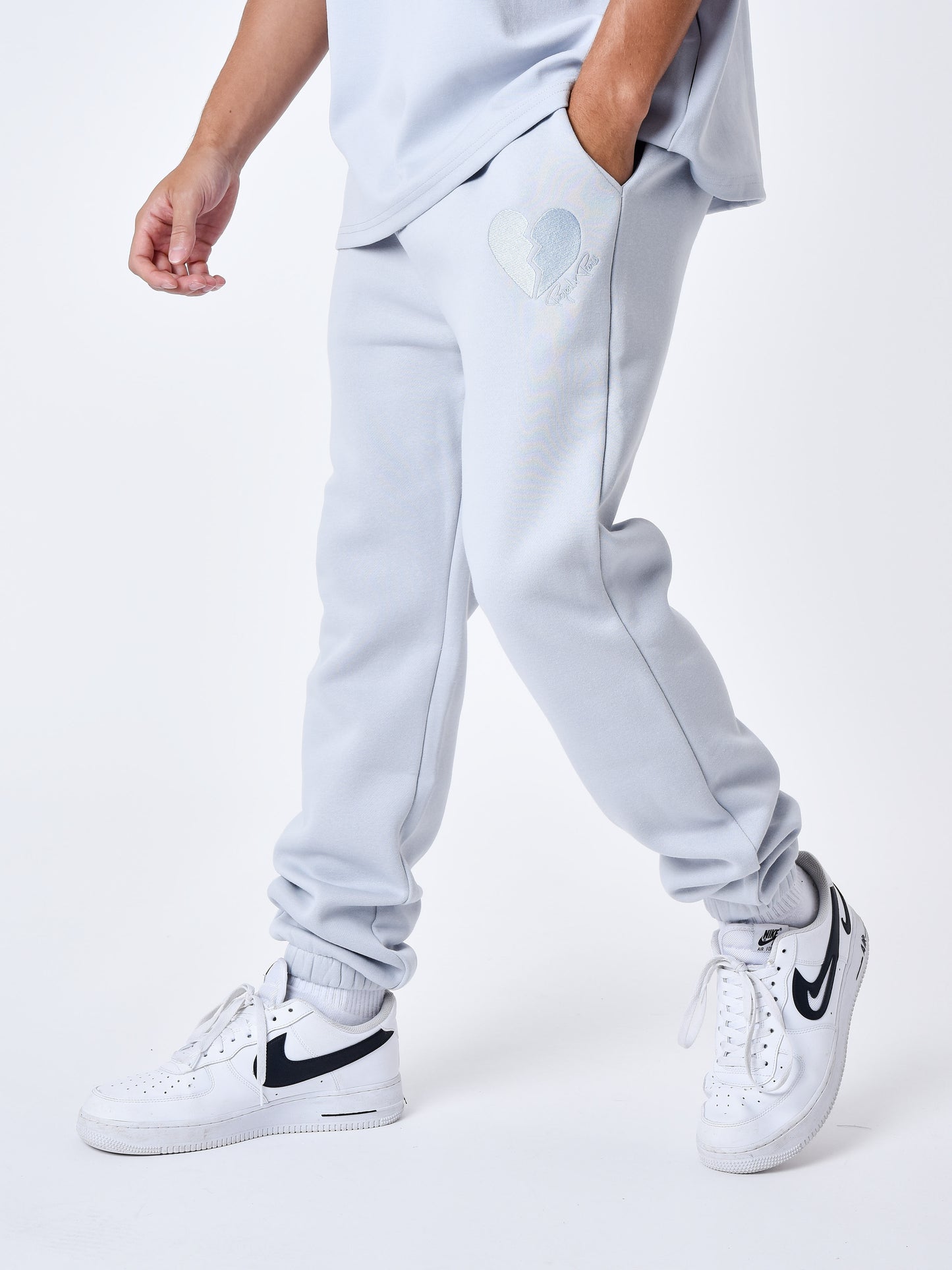 2344045-bleu-glacier