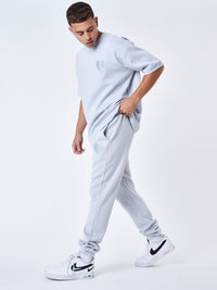 2344045-bleu-glacier-modelshot