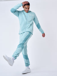 2344100-cyan-modelshot