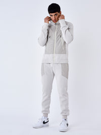2344101-gris-clair-modelshot