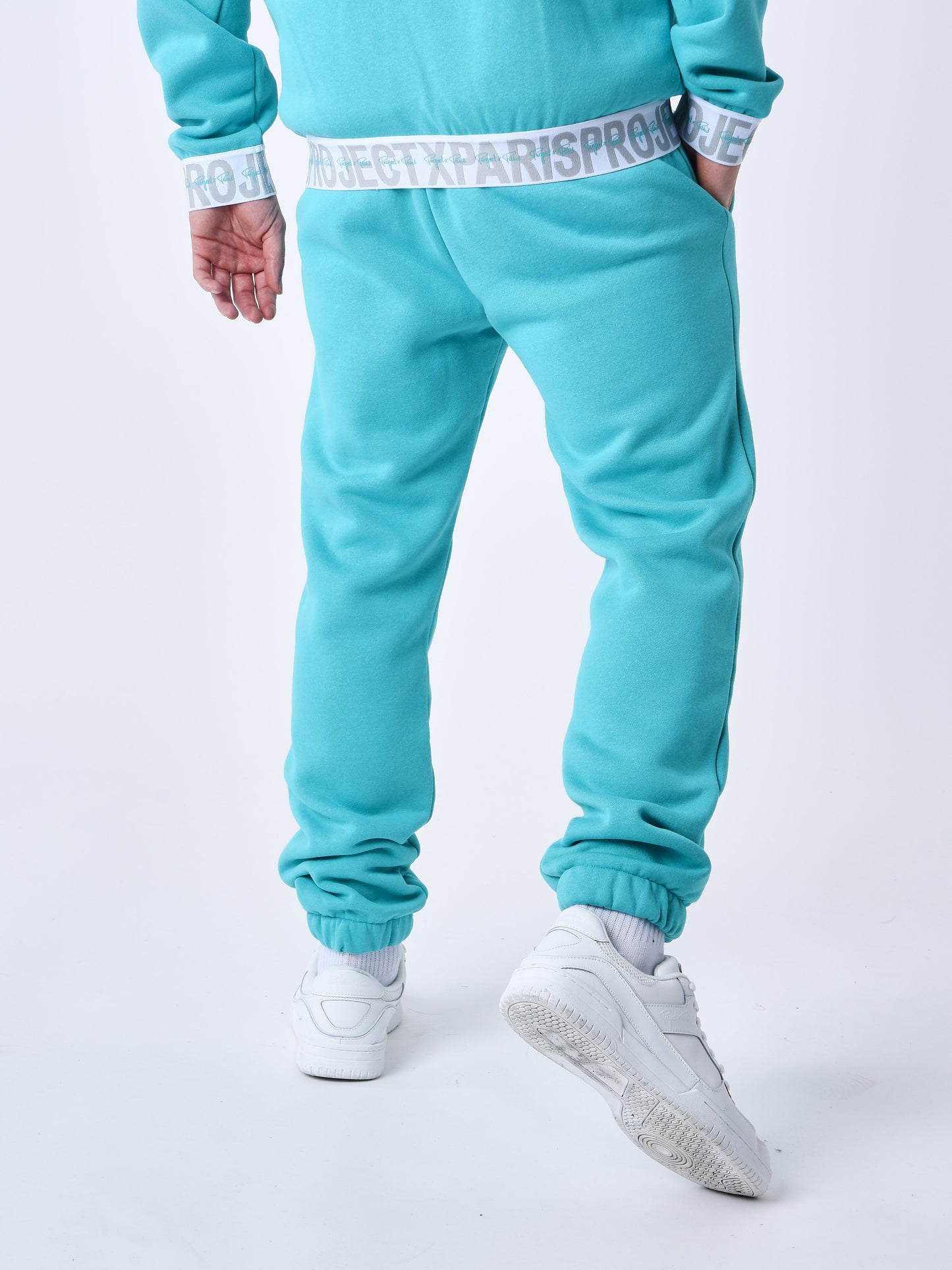 2344104-cyan
