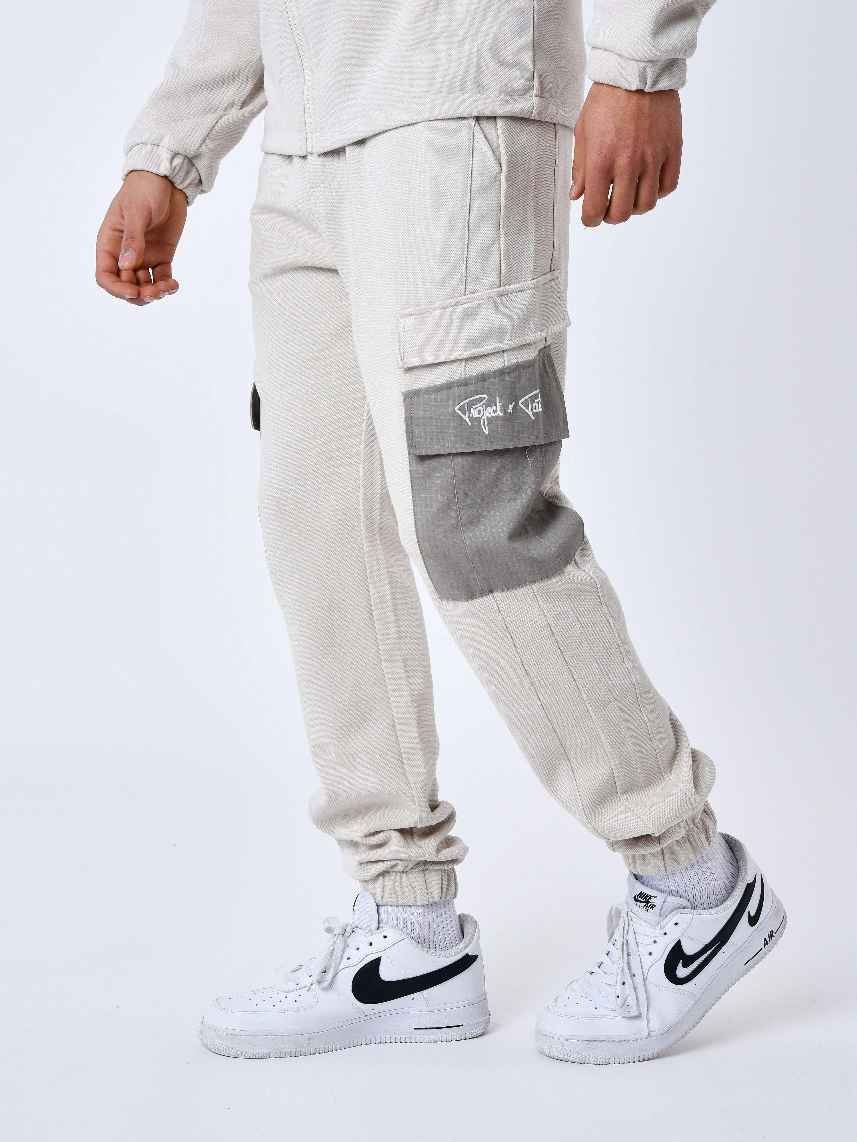 2344110-greige-modelshot
