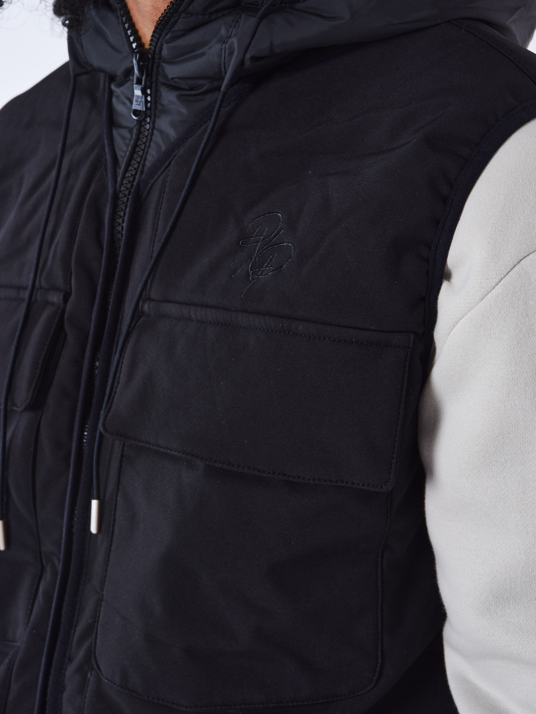 Two-tone sleeveless puffer jacket-5