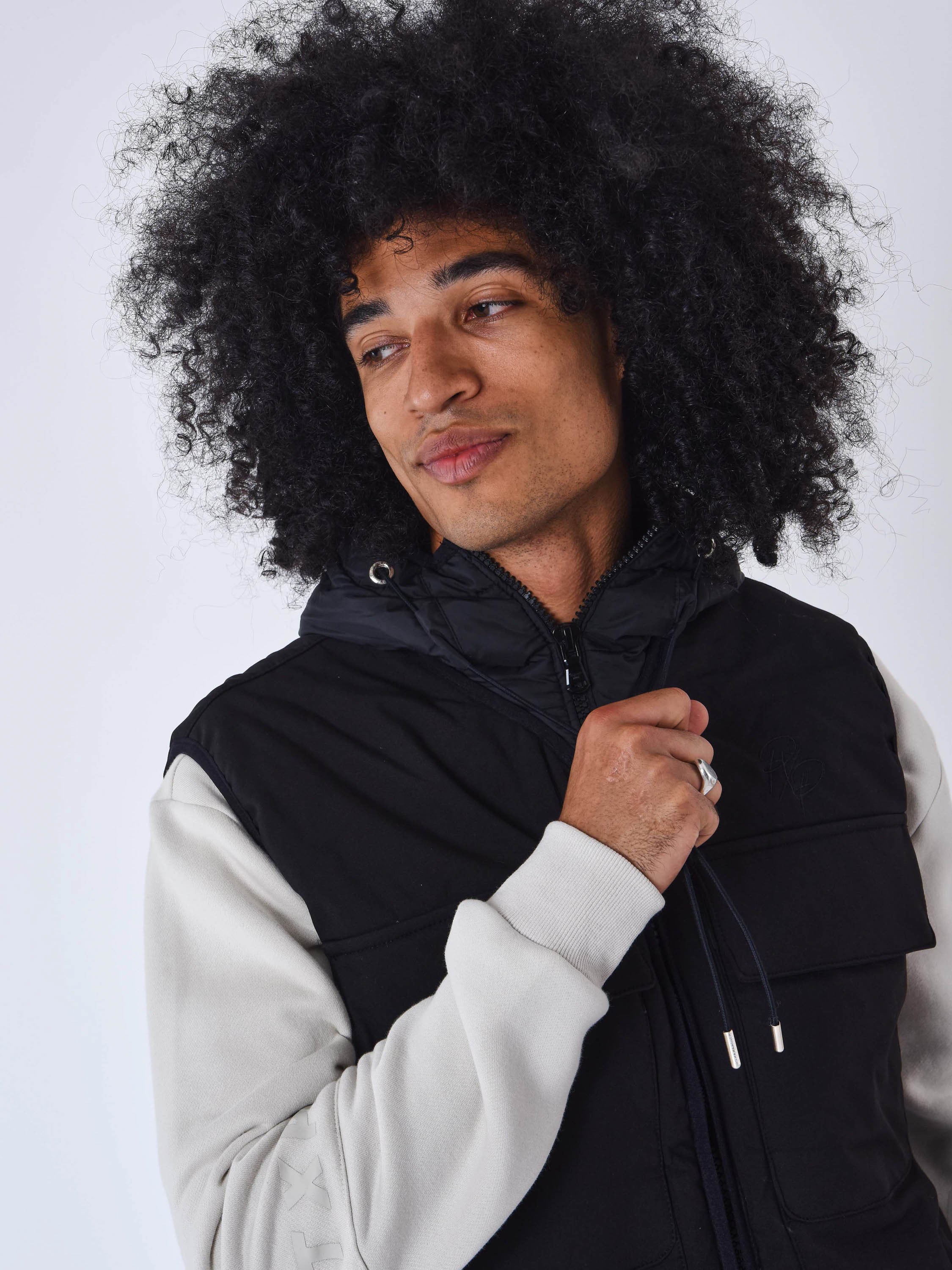 Two-tone sleeveless puffer jacket-7