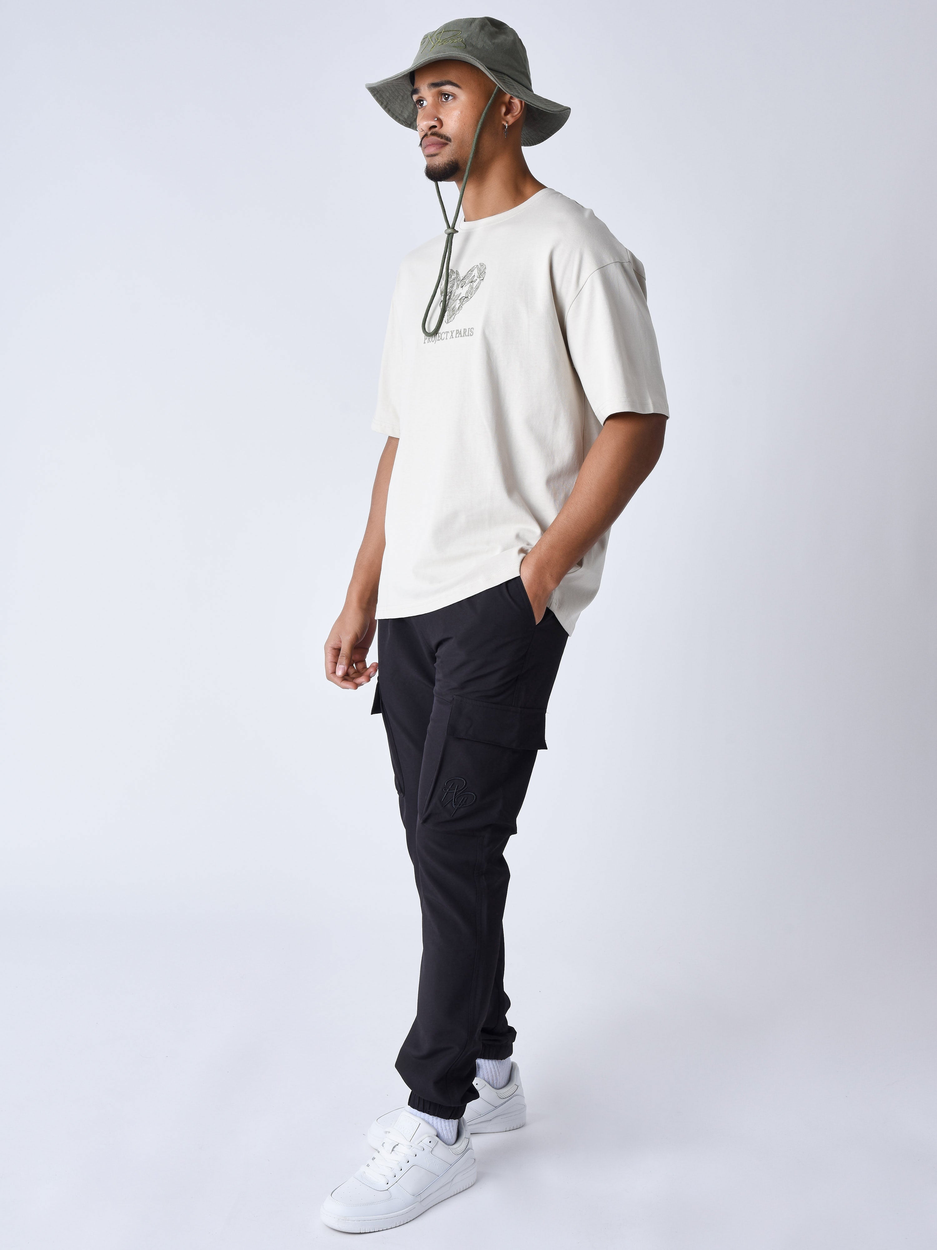 Tricou cu inimă și fluture brodat-3