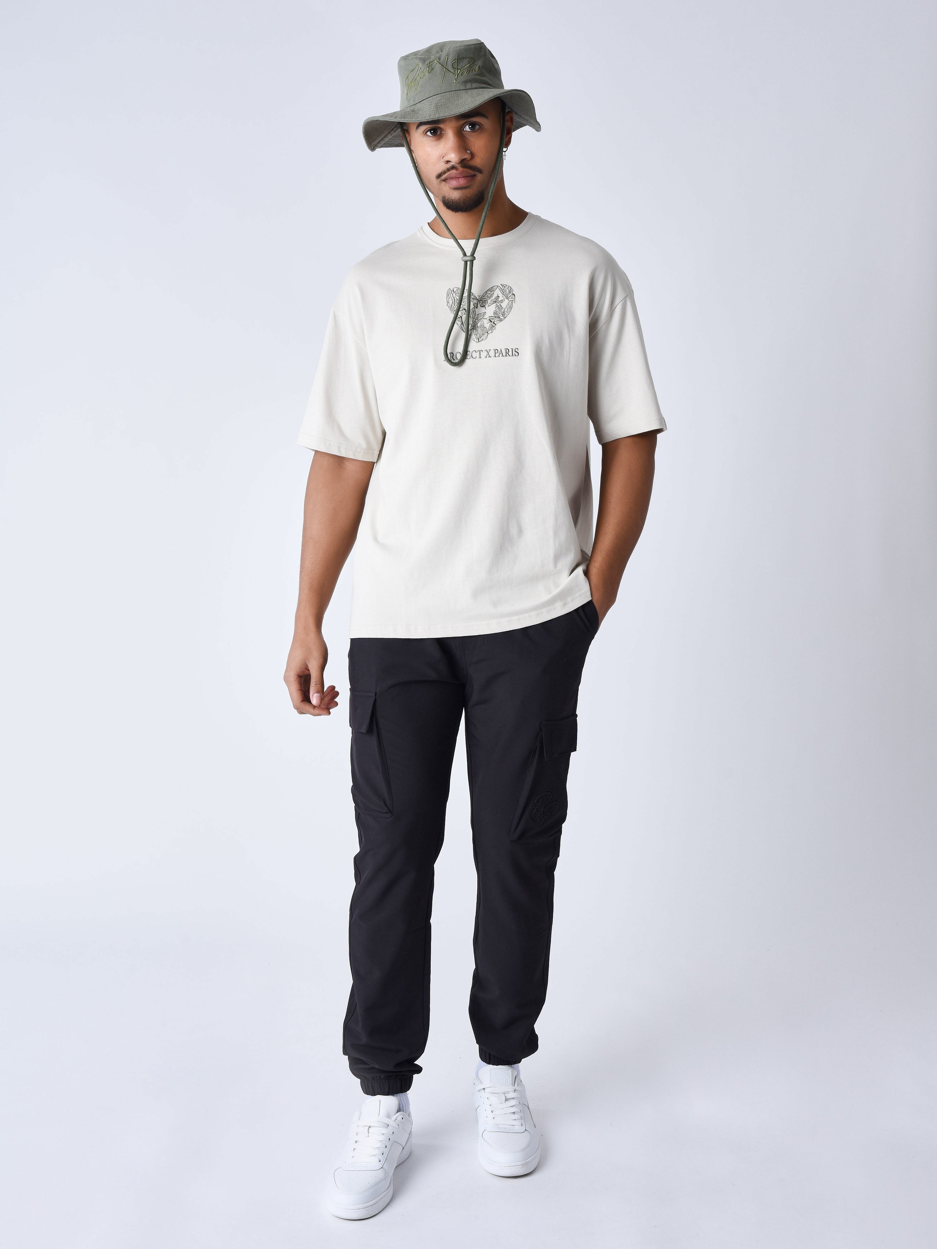 Tricou cu inimă și fluture brodat-4