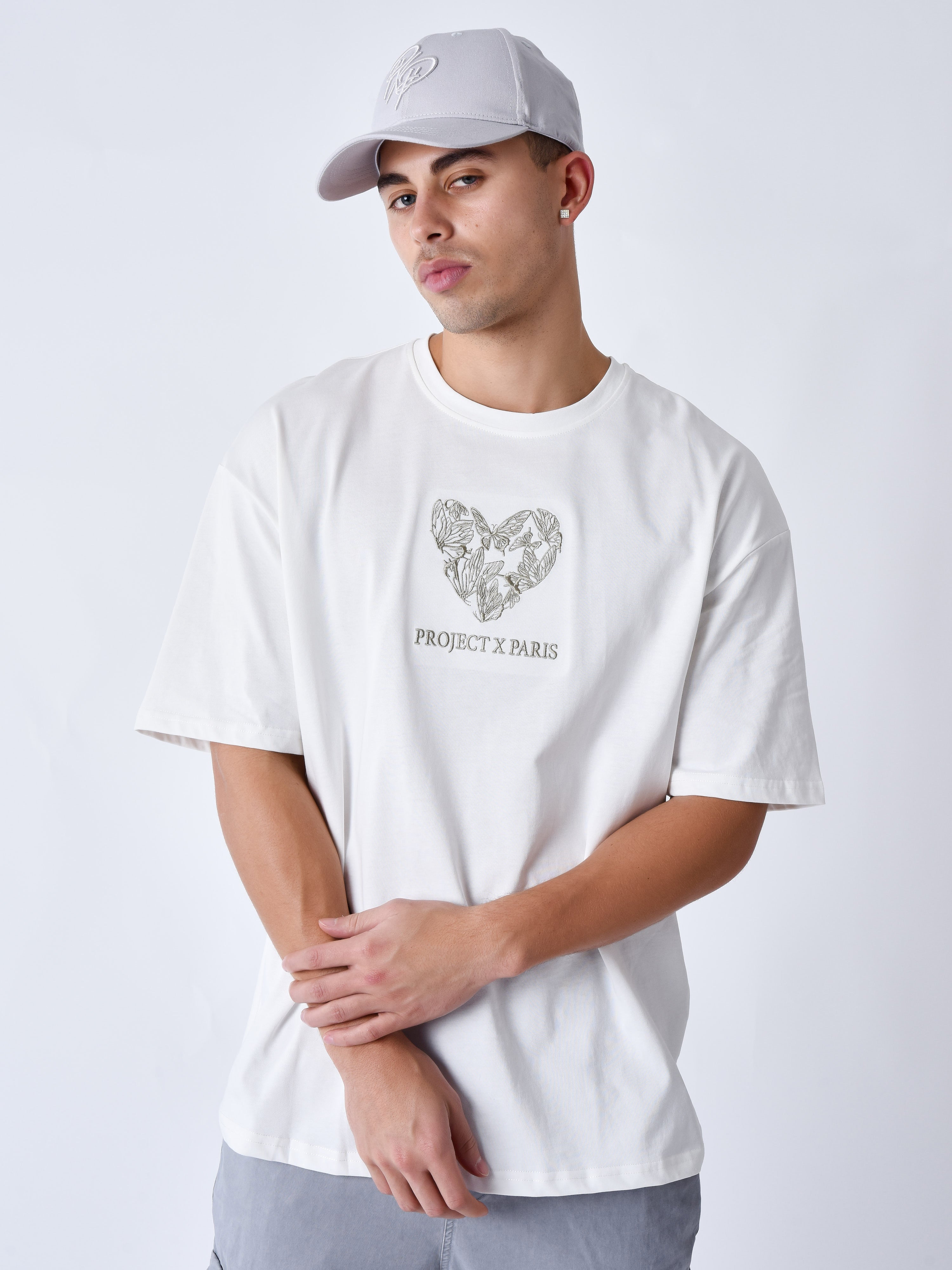 Besticktes Schmetterlingsherz T-Shirt-1