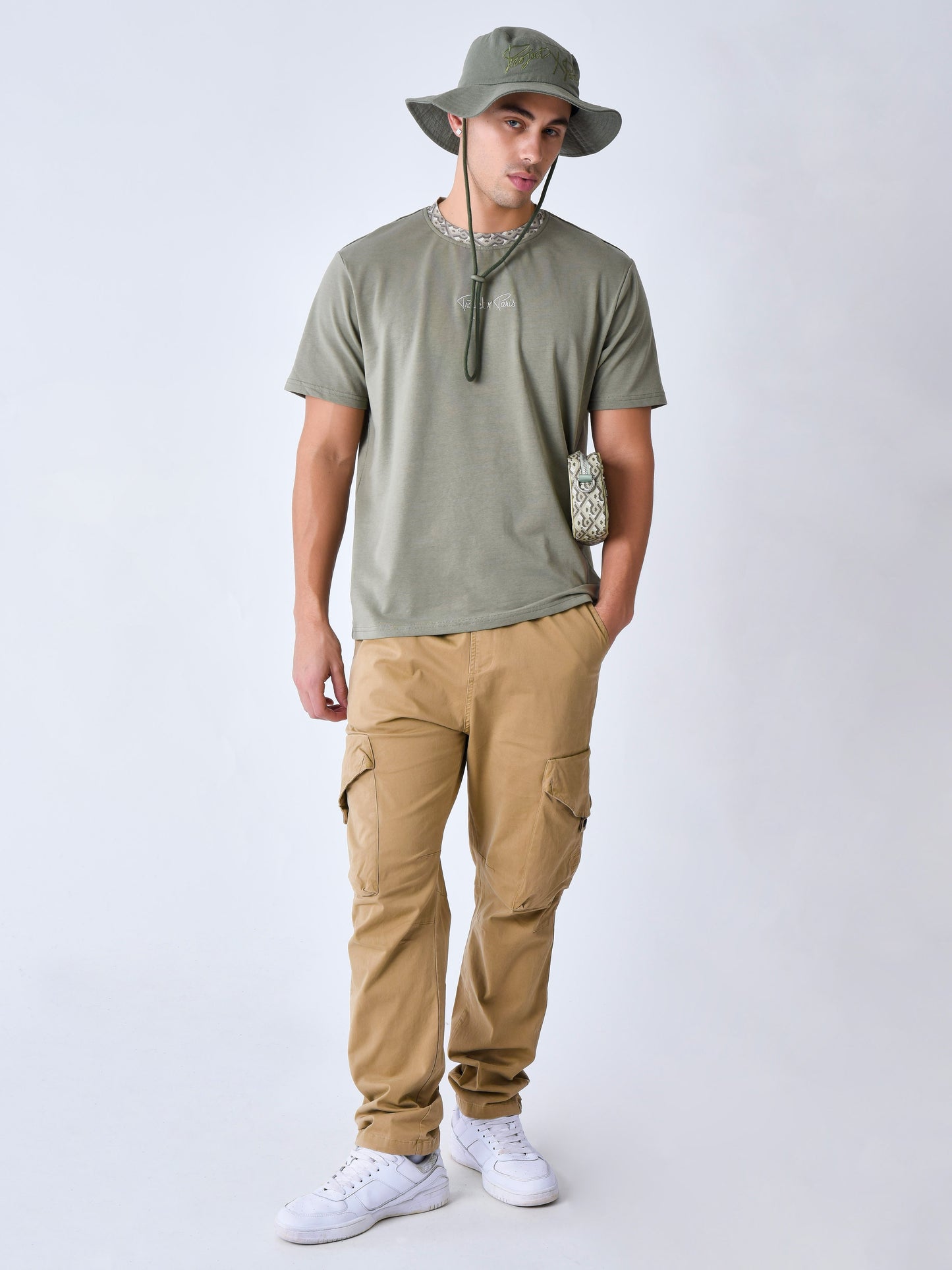 2410084-olive-modelshot