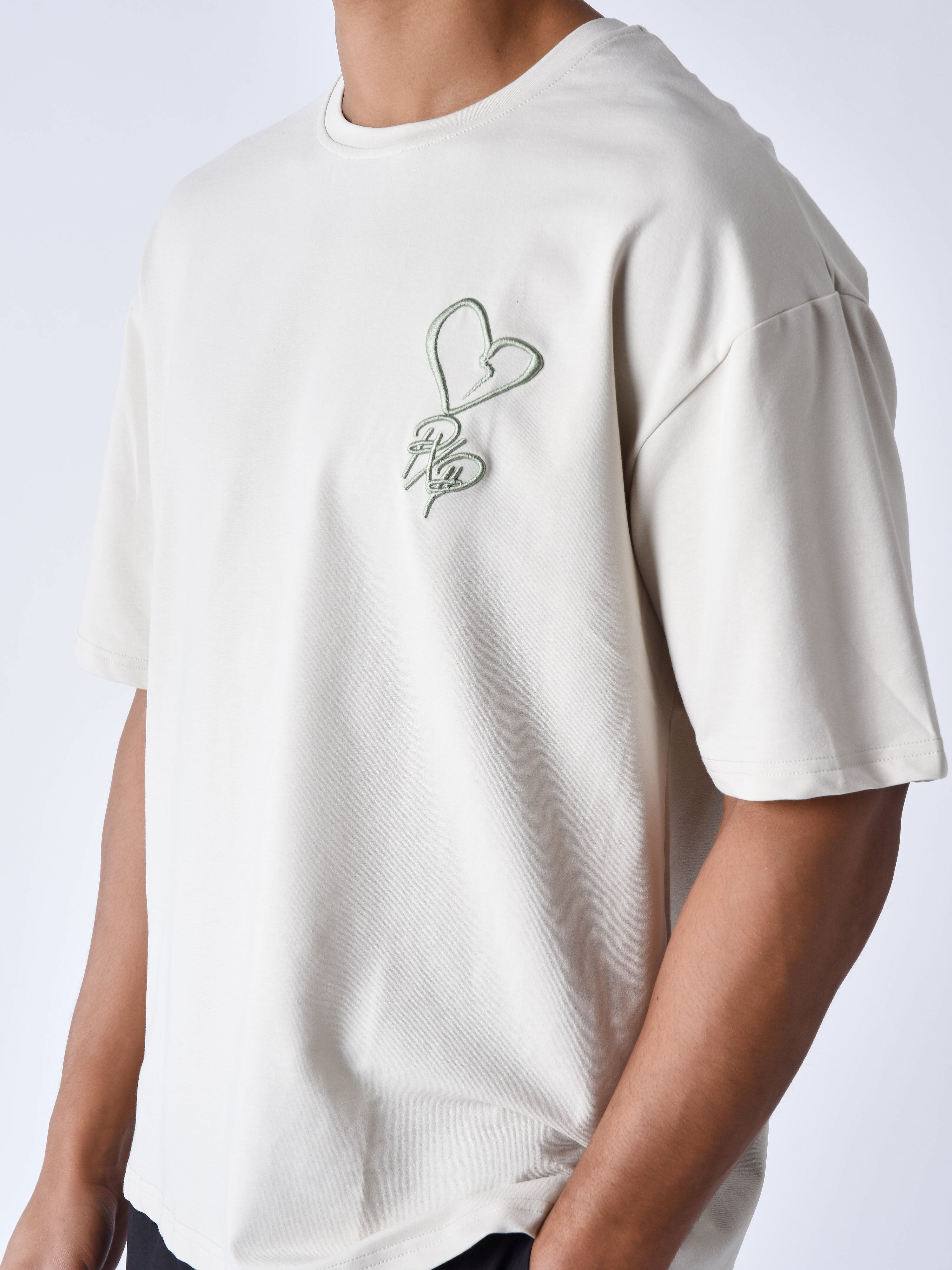 Camiseta coração bordado street-5