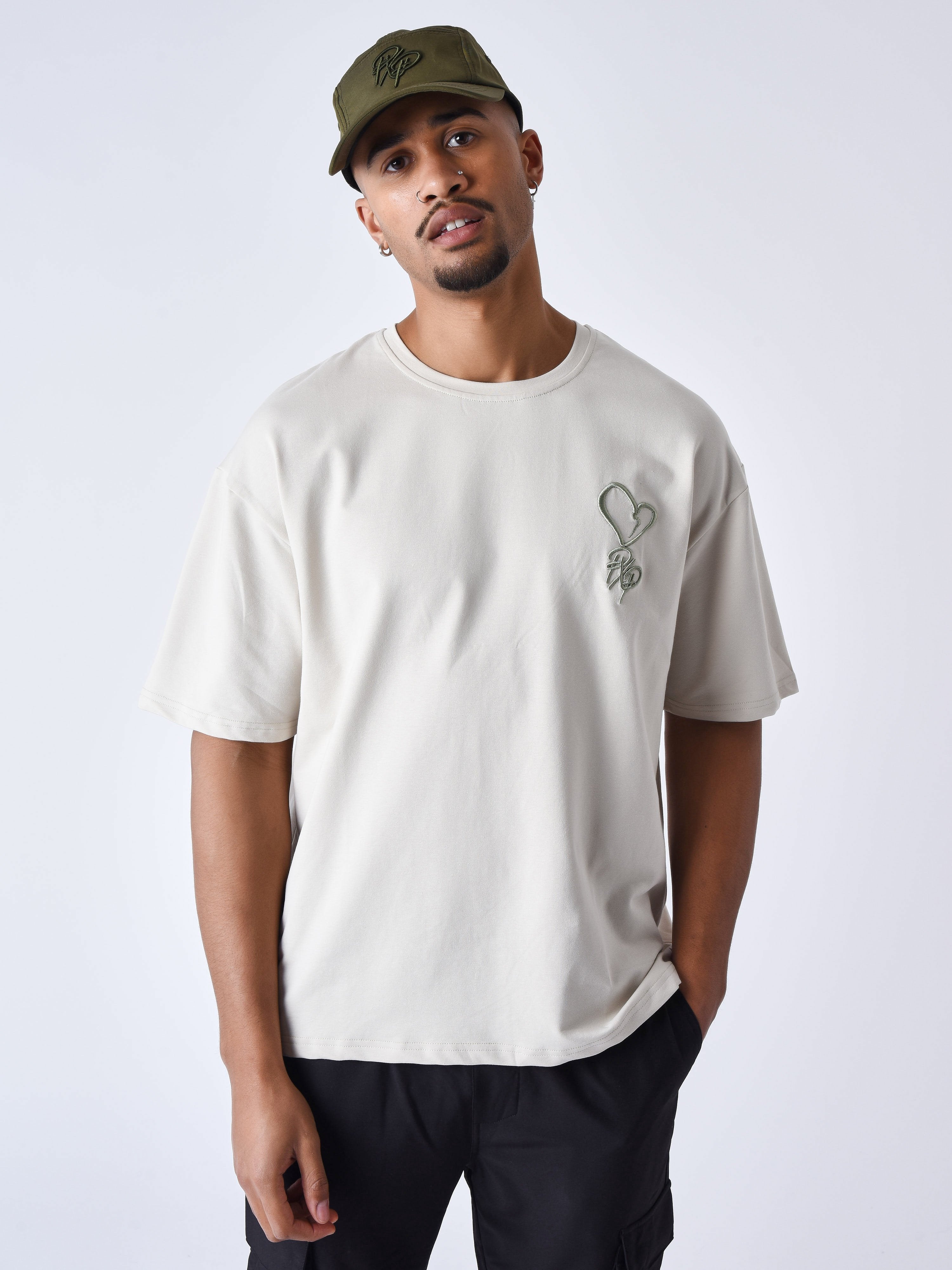 Camiseta coração bordado street-1