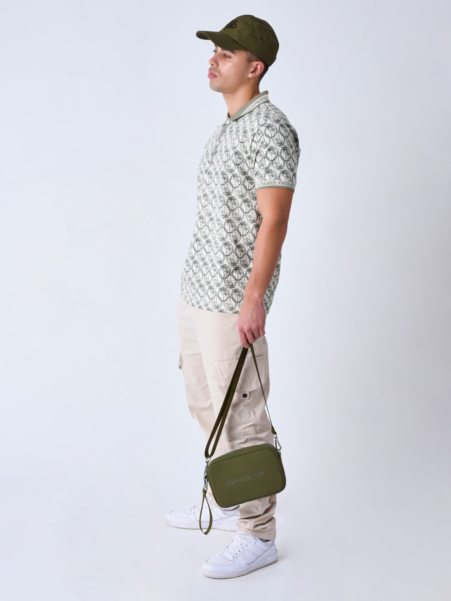 2410109-craie-modelshot